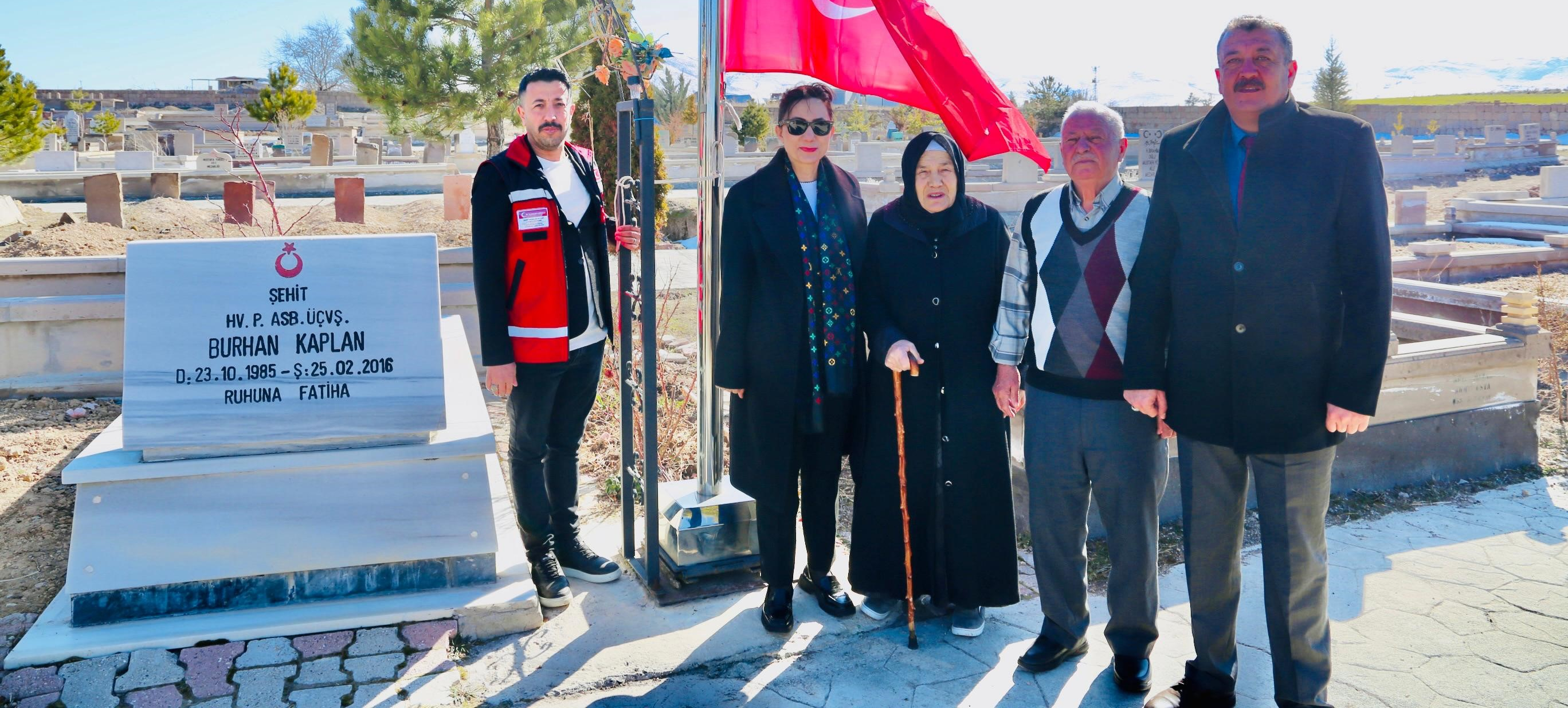 Kayseri’de bayram öncesi şehit kabirlerine ziyaret