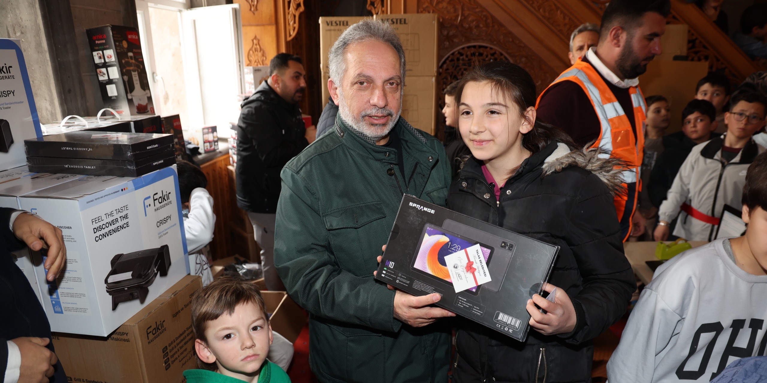 TALAS’TA TERAVİHTE BULUŞTULAR, SÜRPRİZLERE TANIŞTILAR