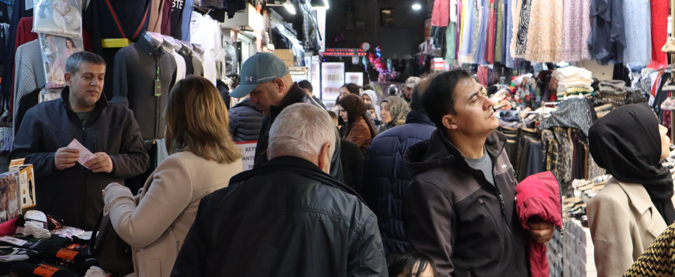 9 asırlık Kapalı Çarşı’da bayram yoğunluğu