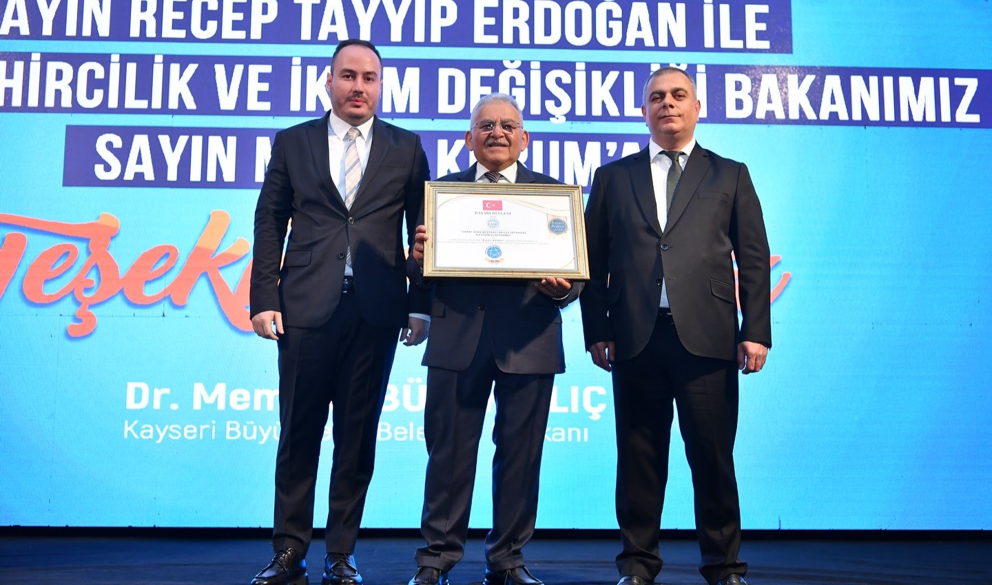 BAŞKAN BÜYÜKKILIÇ’IN ÖNCÜLÜĞÜNDE KASKİ’YE YAPAY ZEKÂ PROJESİYLE ÖDÜL