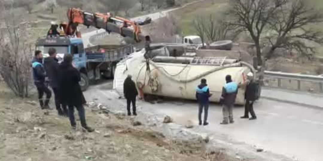 Hacılar'da vidanjör devrildi 