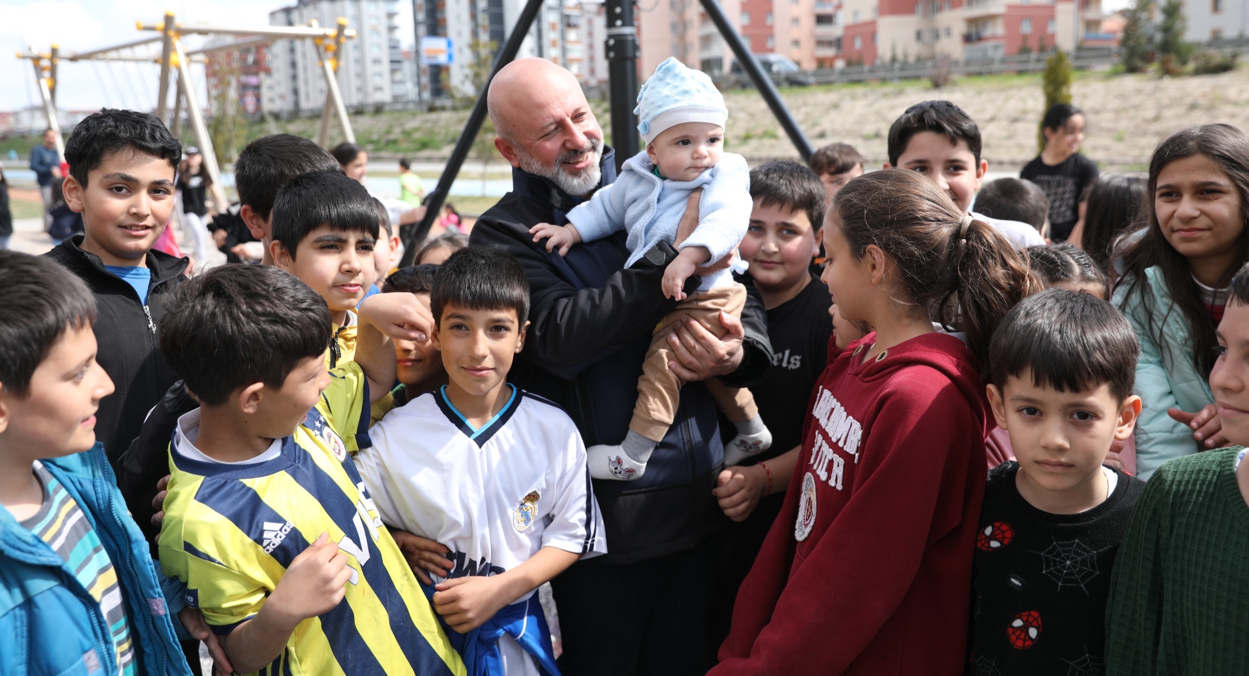 KOCASİNAN’DA TOPRAKLA BÜYÜYEN ÇOCUKLAR DAHA MUTLU