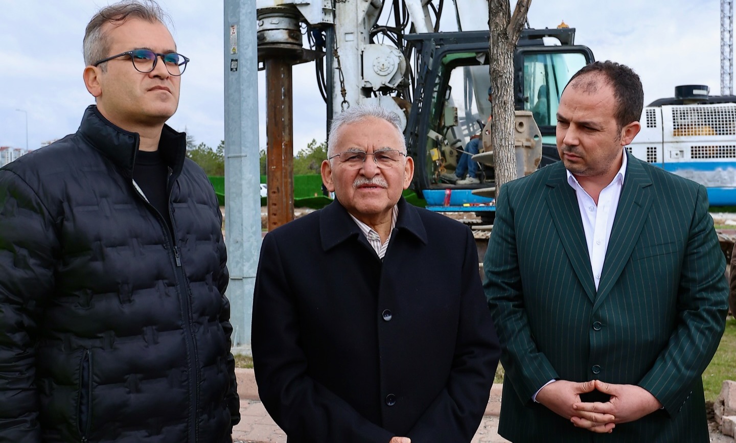 BAŞKAN BÜYÜKKILIÇ, KARTAL KATLI KAVŞAĞI PROJESİNİ SAHADA İNCELEDİ