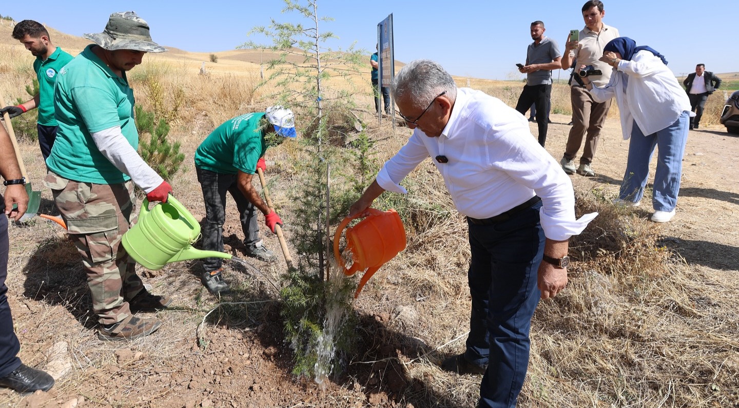 BÜYÜKŞEHİR’DEN SON 7 YILDA 786 BİN FİDAN İLE KAYSERİ’YE “YEŞİL” KATKI