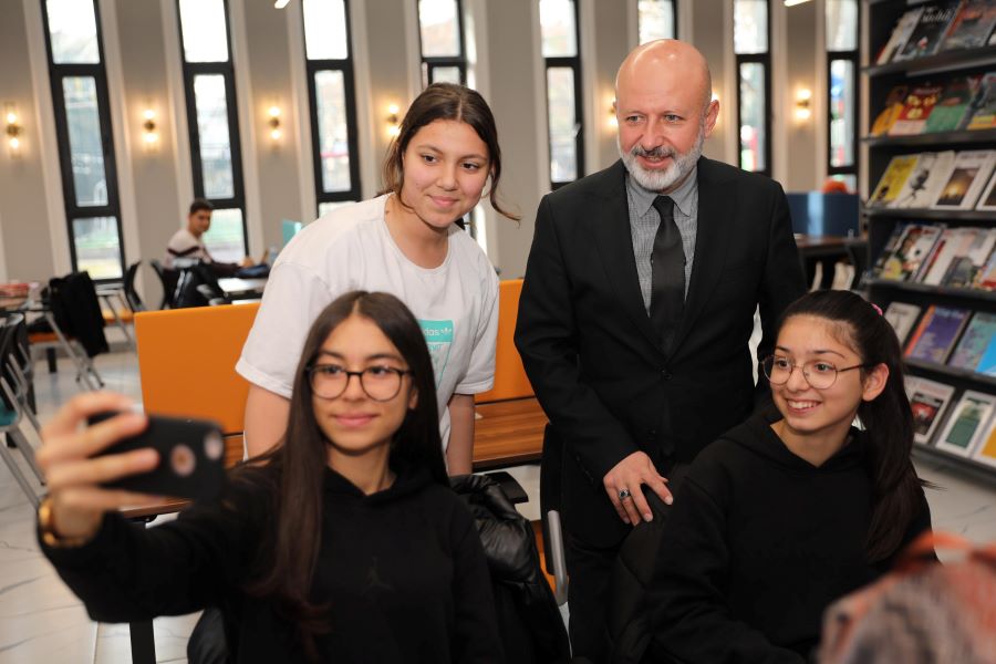 “HİZMETLERİMİZLE OKUYAN BİR NESİL YETİŞTİRİYORUZ”