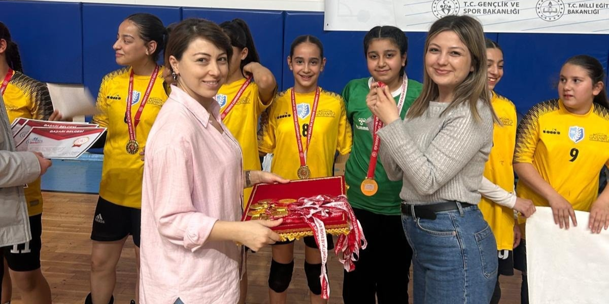 Okul Sporları Hentbol Küçükler yarı final birinciliği müsabakaları tamamlandı