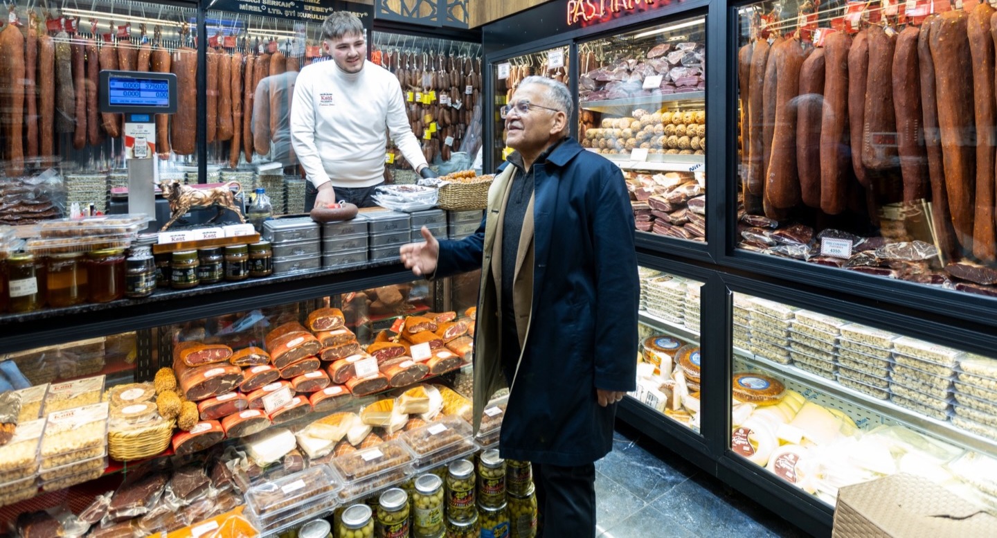 BÜYÜKKILIÇ, MİLLET CADDESİ’NDE YAPIMI TAMAMLANAN AYDINLATMA SİSTEMİNİ İNCELEDİ