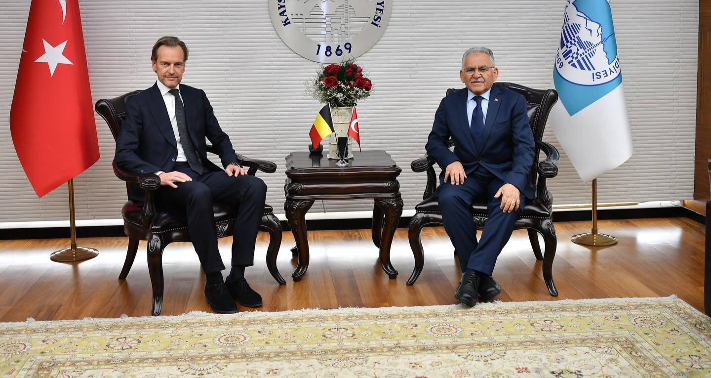 BELÇİKA BÜYÜKELÇİSİNİ AĞIRLAYAN BÜYÜKKILIÇ’TAN AB VURGUSU: “KAYSERİ, STANDARTLARIYLA AVRUPA’NIN ÜZERİNE ÇIKMA HEDEFİNDE”