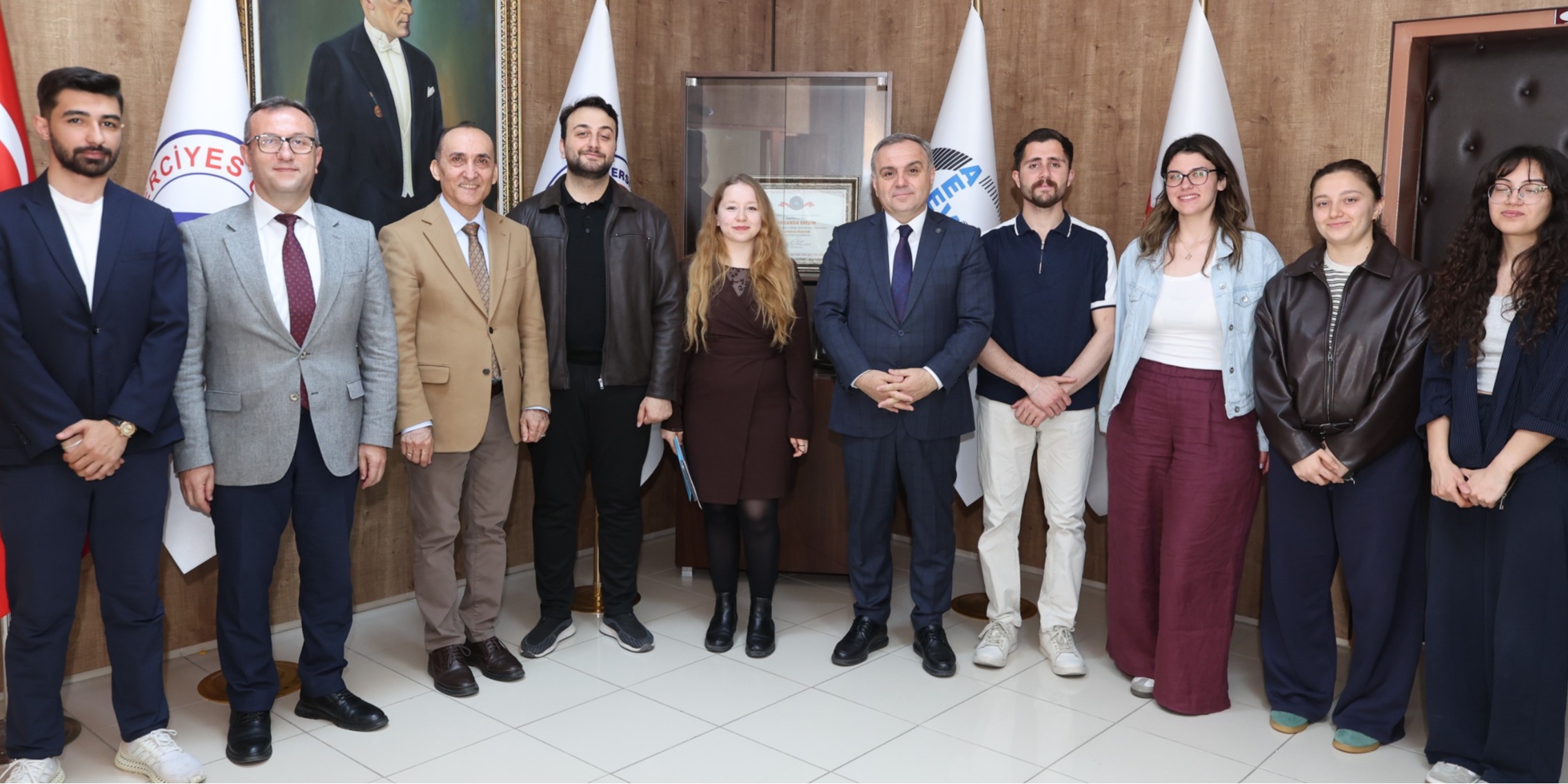 Rektör Prof. Dr. Altun, EVEA Öğrenci Kulübü Üyeleri ile Buluştu