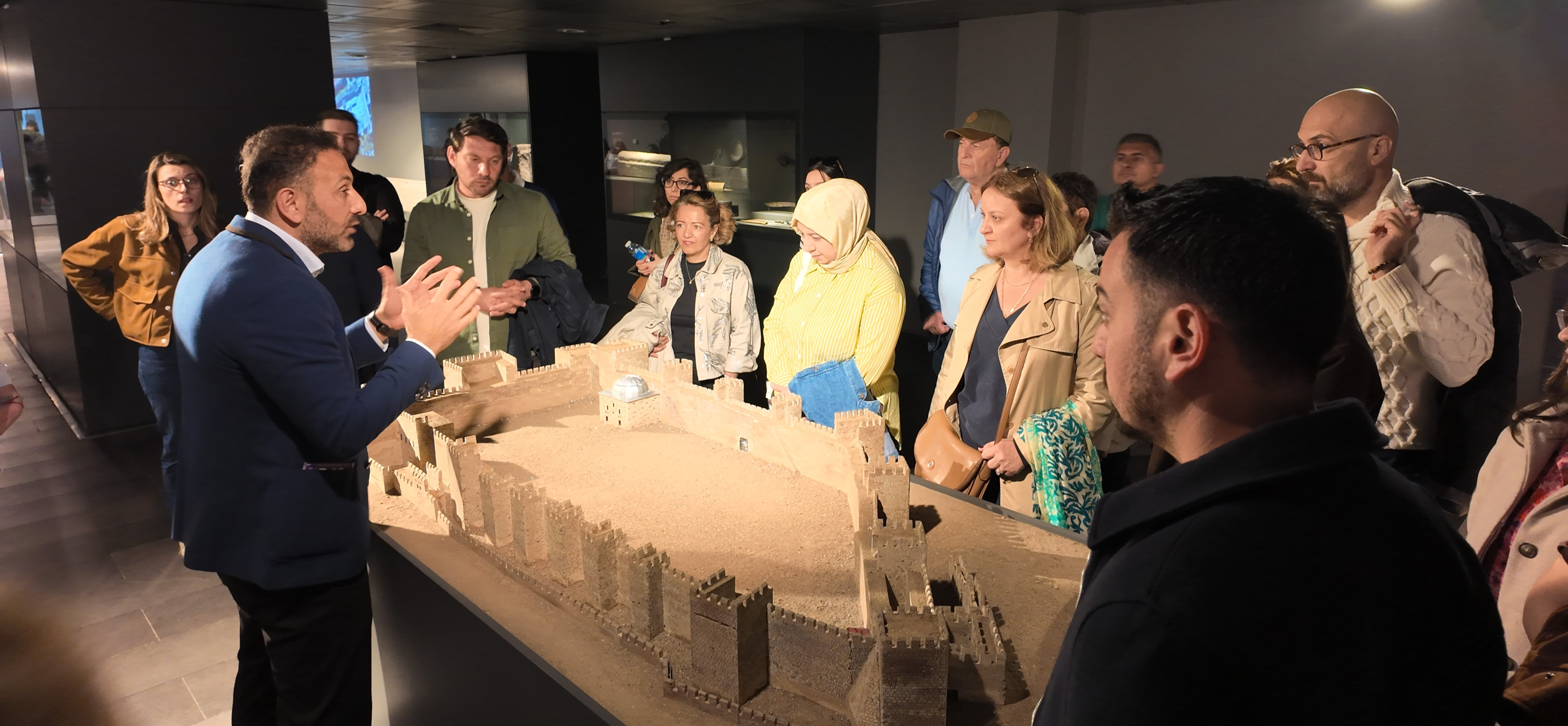 BÜYÜKŞEHİR, 57 ŞEHİRDEN GELEN AKADEMİSYENLERE KÜLTÜR YOLU GEZİSİ İLE KAYSERİ’Yİ TANITTI