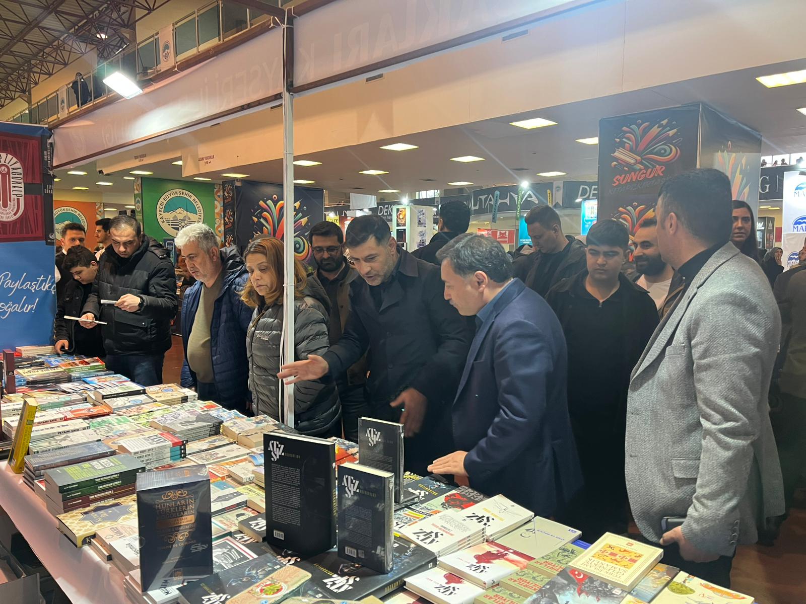 ÜLKÜ OCAKLARI KAYSERİ İL BAŞKANLIĞI, KİTAP FUARI’NDA YOĞUN İLGİNİN MERKEZİ OLDU