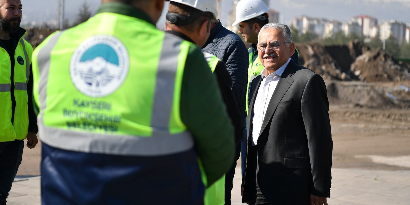 BAŞKAN BÜYÜKKILIÇ’TAN KARTAL KATLI KAVŞAĞI’NA YAKIN TAKİP: “VERİMLİ BİR ŞEKİLDE ÇALIŞMALAR SÜRÜYOR”