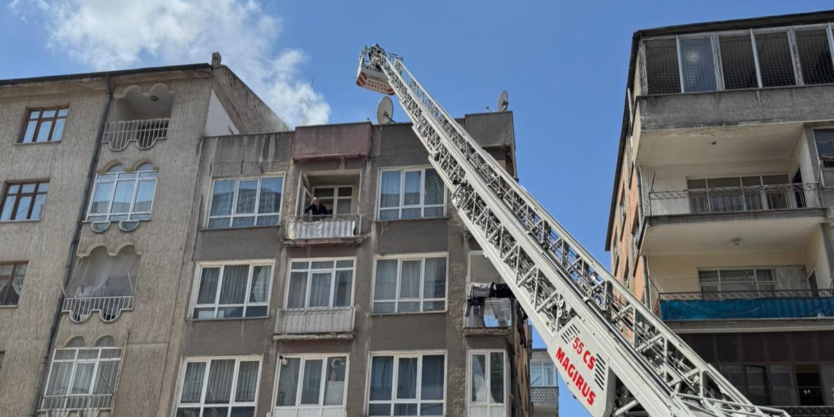 4 katlı binada çıkan yangında 1’i bebek 5 kişi dumandan etkilendi