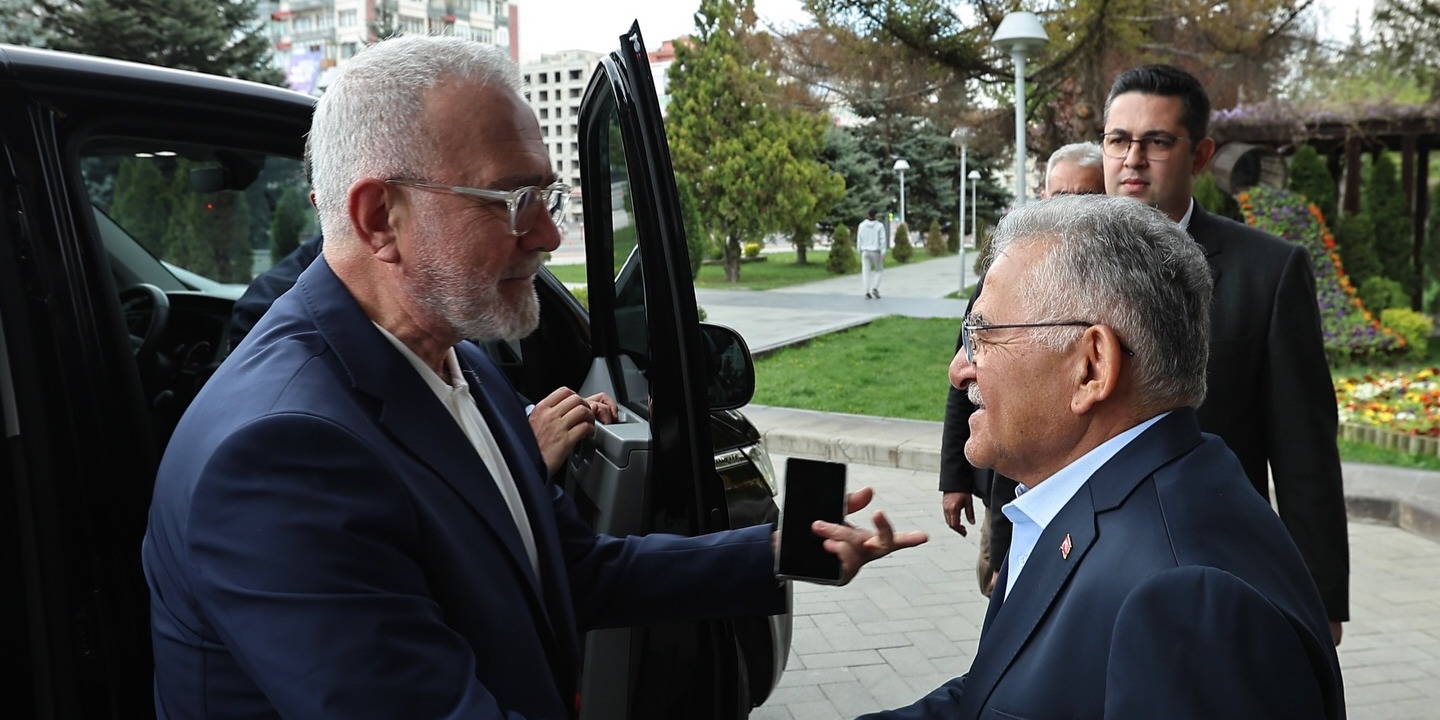YENİŞEHİRLİOĞLU’NDAN BAŞKAN BÜYÜKKILIÇ’A ZİYARET: “TÜRK KÜLTÜR BAŞKENTİ KAYSERİ’DE OLMAK ÇOK DEĞERLİ”