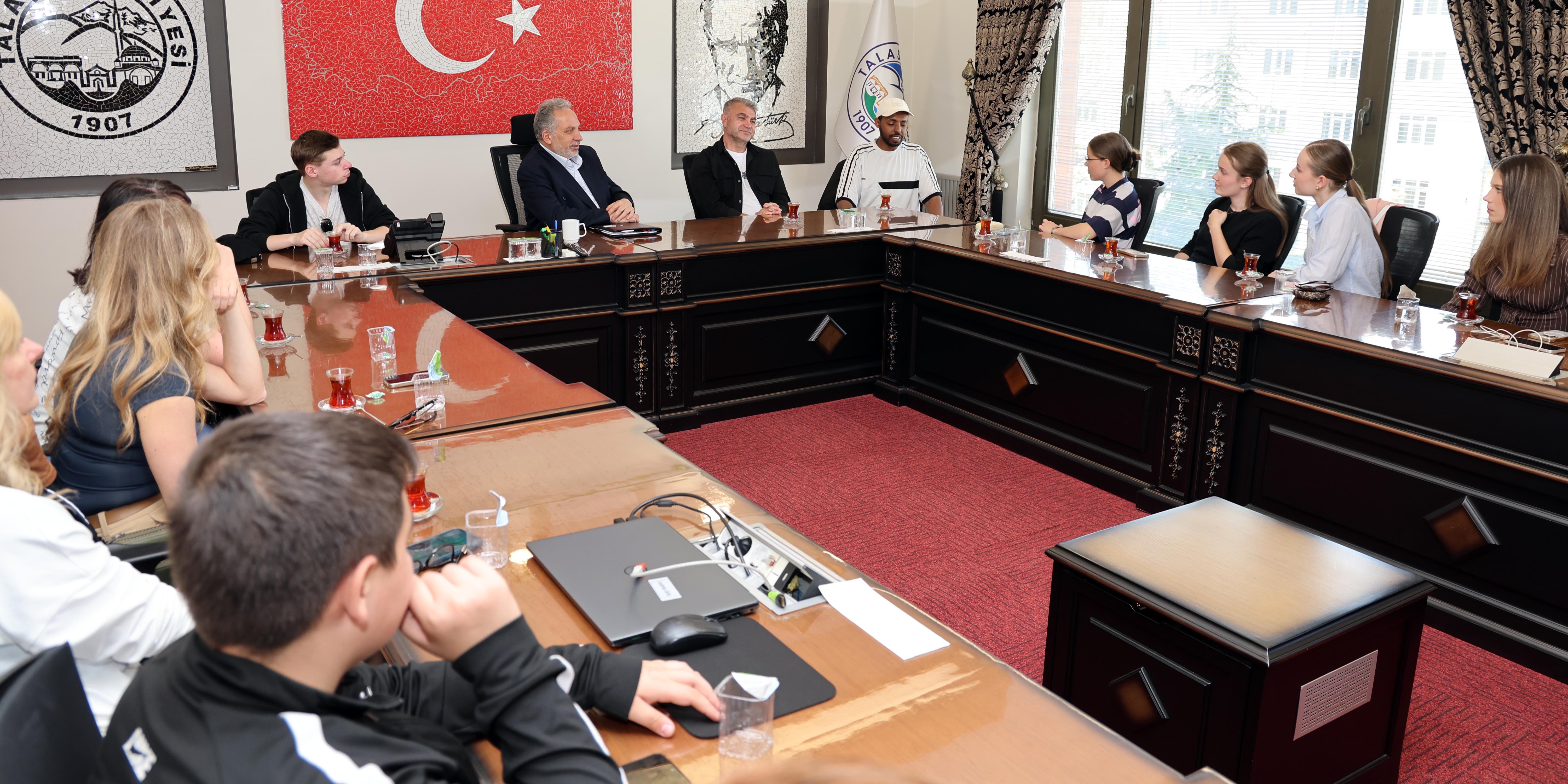 TALAS ULUSLARARASI PROJELERLE DÜNYAYA AÇILIYOR