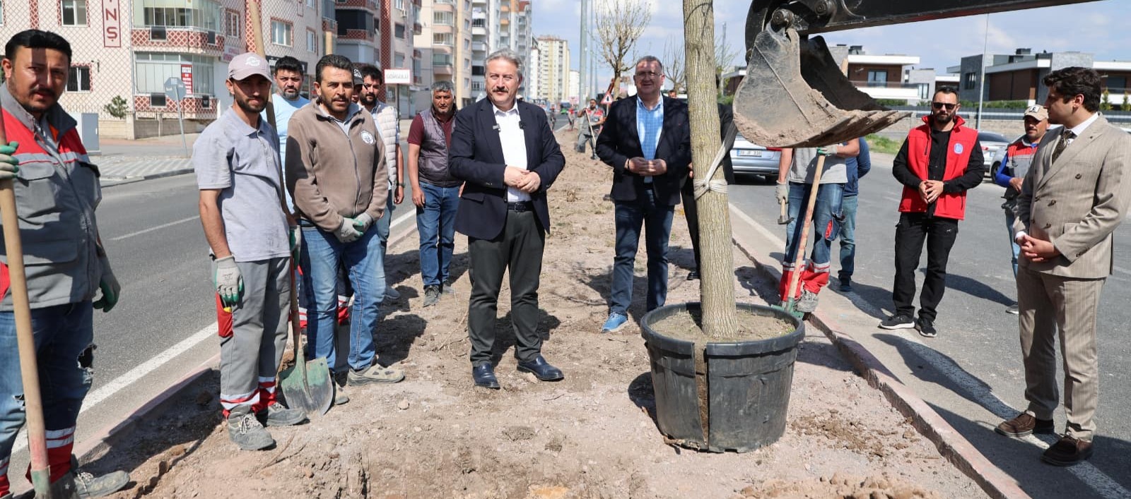 MELİKGAZİ, AĞAÇLANDIRMA ÇALIŞMALARI İLE GELECEĞE DAHA YEŞİL BİR MİRAS BIRAKIYOR