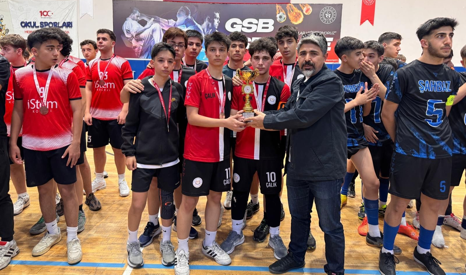 Talas’ta Okul Sporları Futsal İl Birinciliği Müsabakaları Tamamlandı