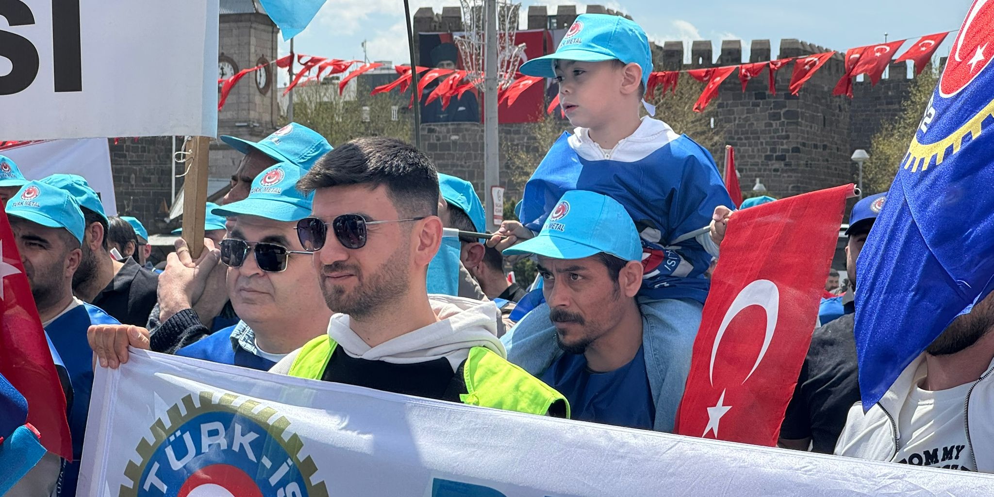 KAYSERİ’DE TÜRK-İŞ’TEN 1 MAYIS KUTLAMASI