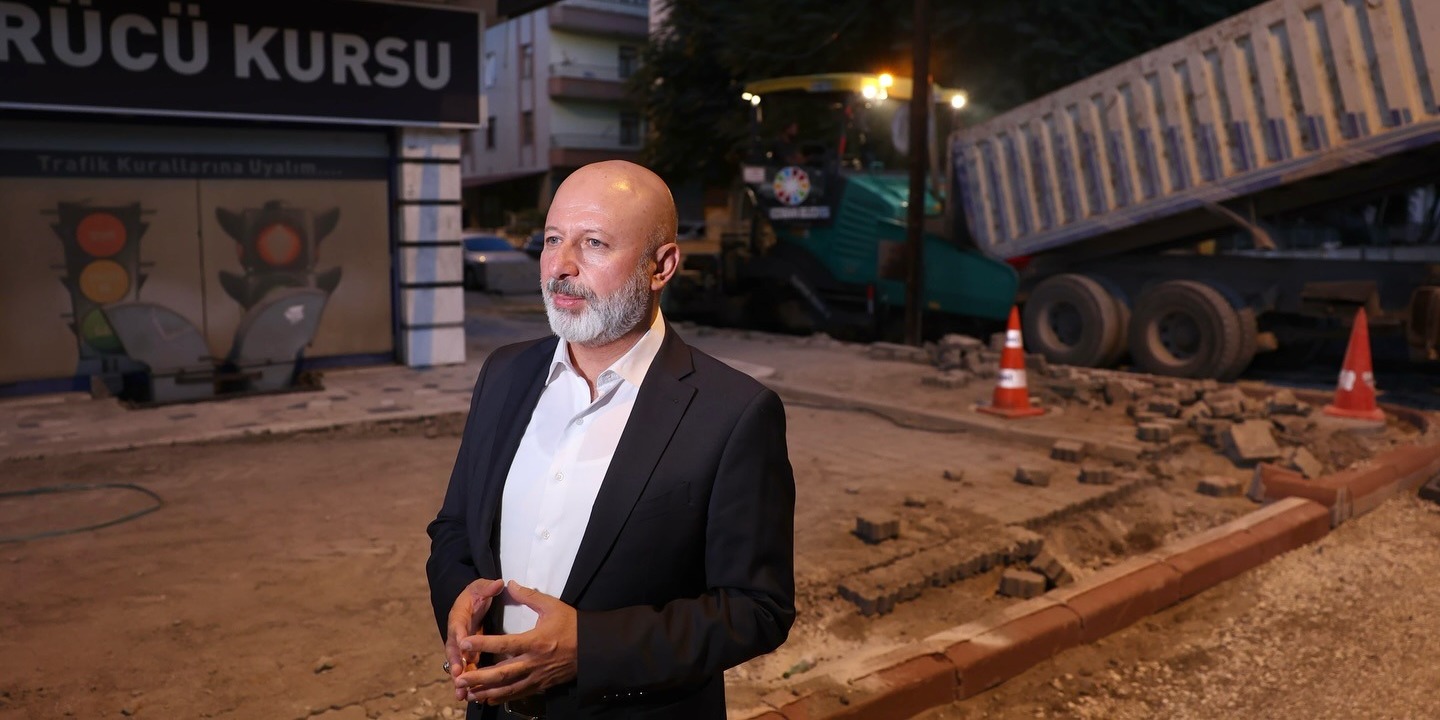 BAŞKAN ÇOLAKBAYRAKDAR; “GECE GÜNDÜZ ÇALIŞIYOR, ŞEHRİ GELECEĞE HAZIRLIYORUZ”