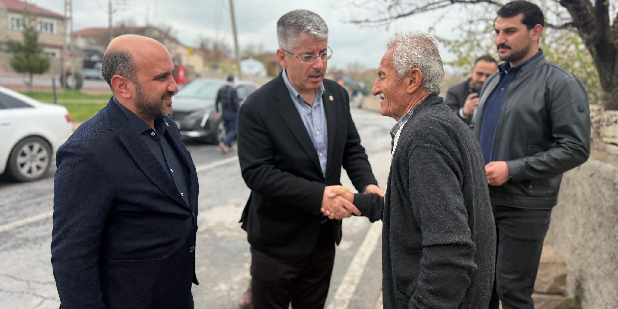 ÇOPUROĞLU: “KAYSERİ’Yİ KAPI KAPI DOLAŞIYORUZ!”