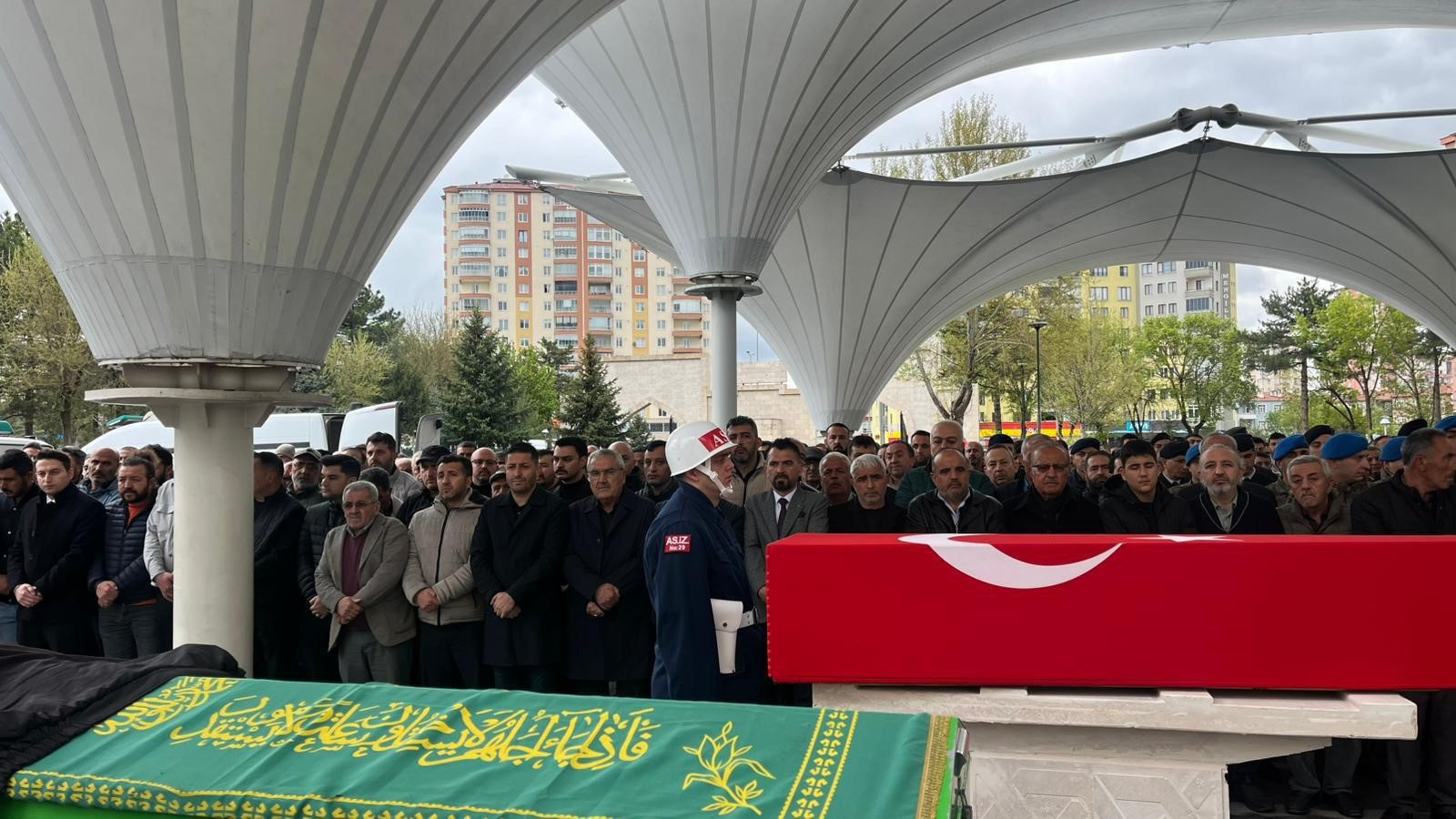 Şırnak’ta kalp krizinden hayatını kaybeden uzman çavuş Kayseri’de toprağa verildi