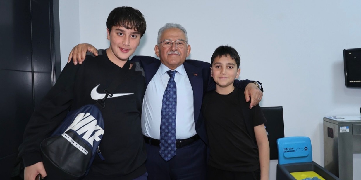 BAŞKAN BÜYÜKKILIÇ, KÖŞK SOSYAL YAŞAM MERKEZİ’NDE VATANDAŞLARLA BULUŞTU