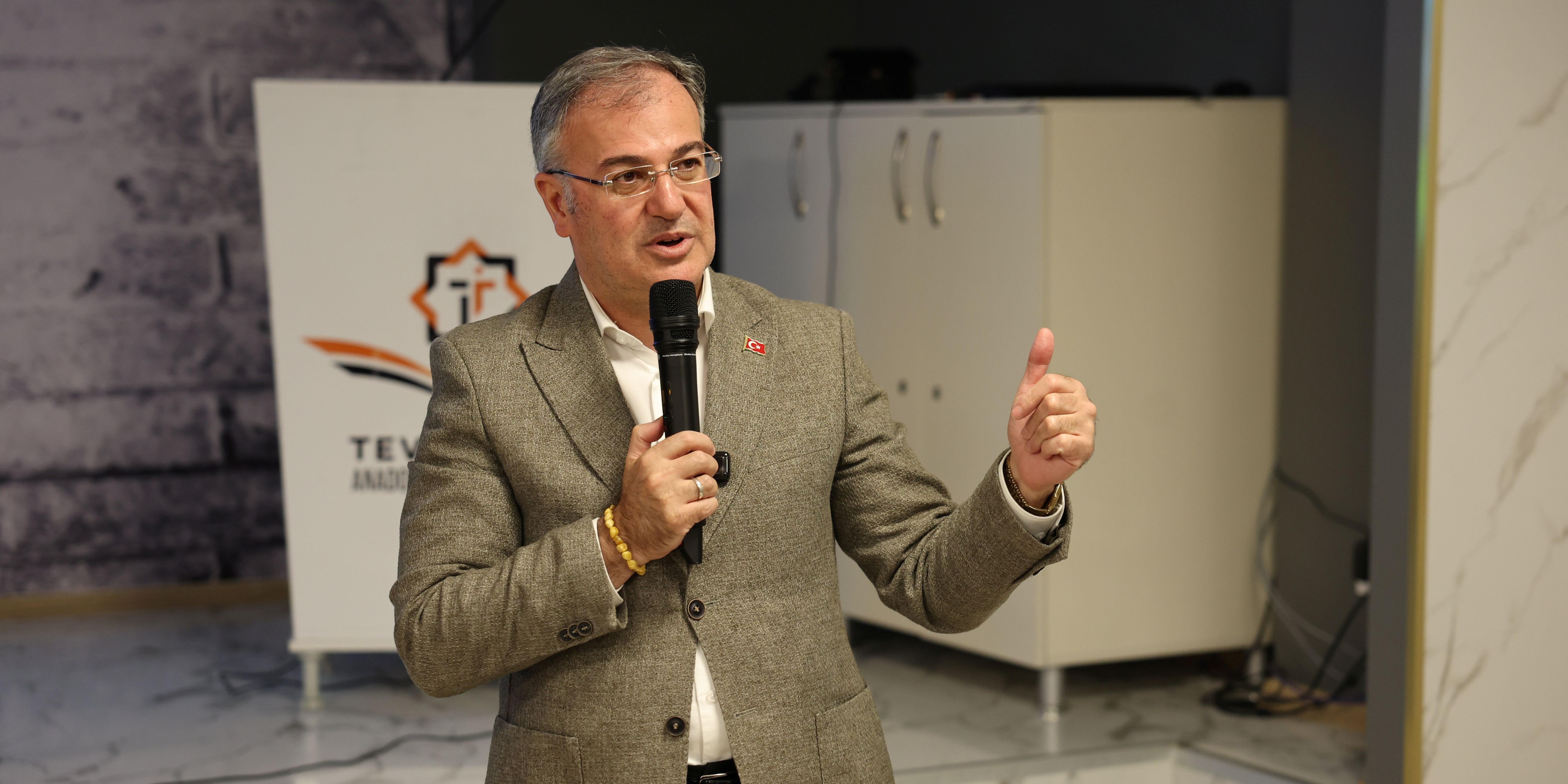BAŞKAN ÖZDOĞAN GENÇLERLE KARİYER GÜNLERİ’NDE BULUŞTU