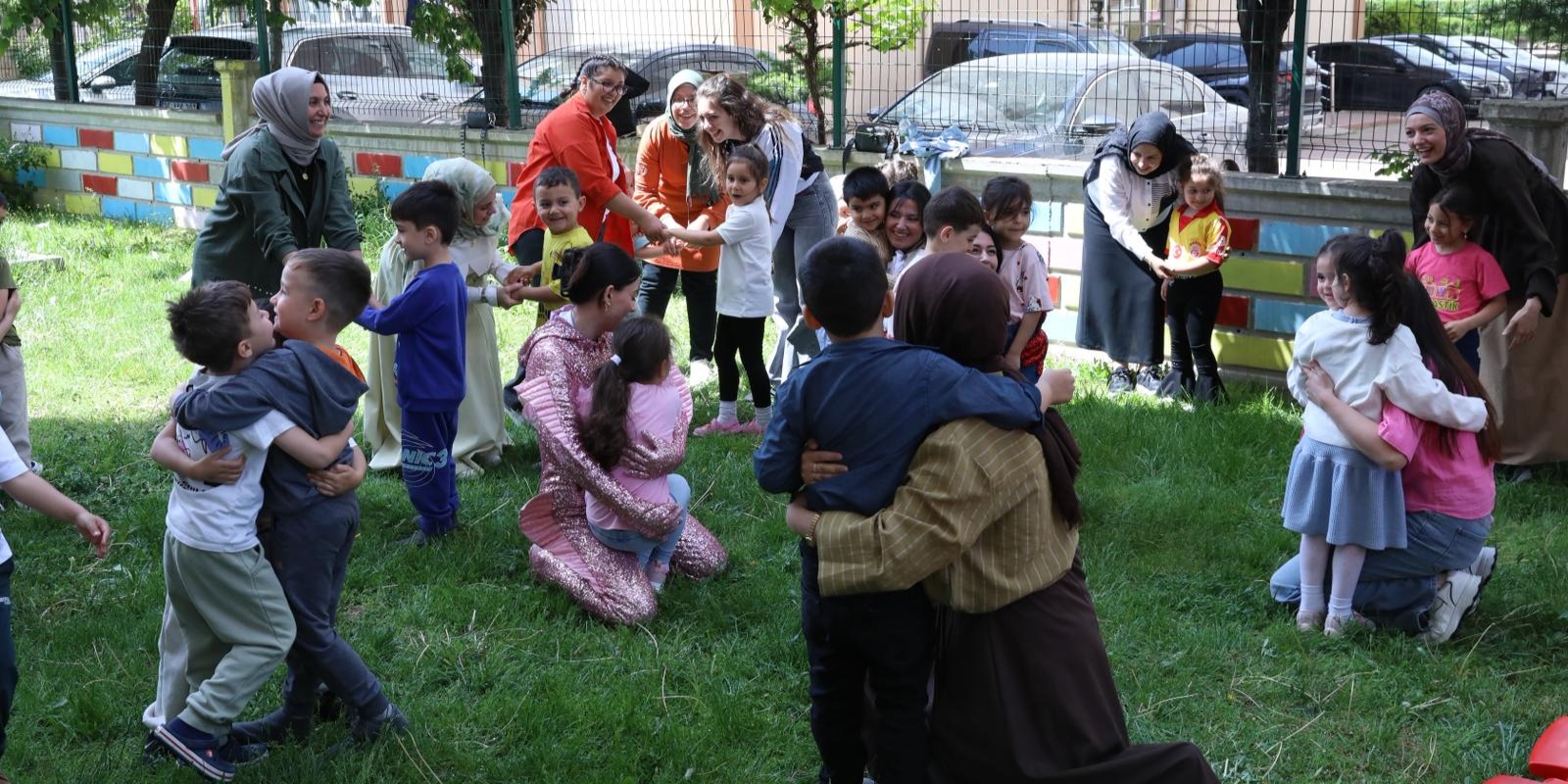 BÜYÜKŞEHİR İLE ÇOCUK BAKIM ELEMANI KURSİYERLERİ SAHADA DENEYİM KAZANIYOR