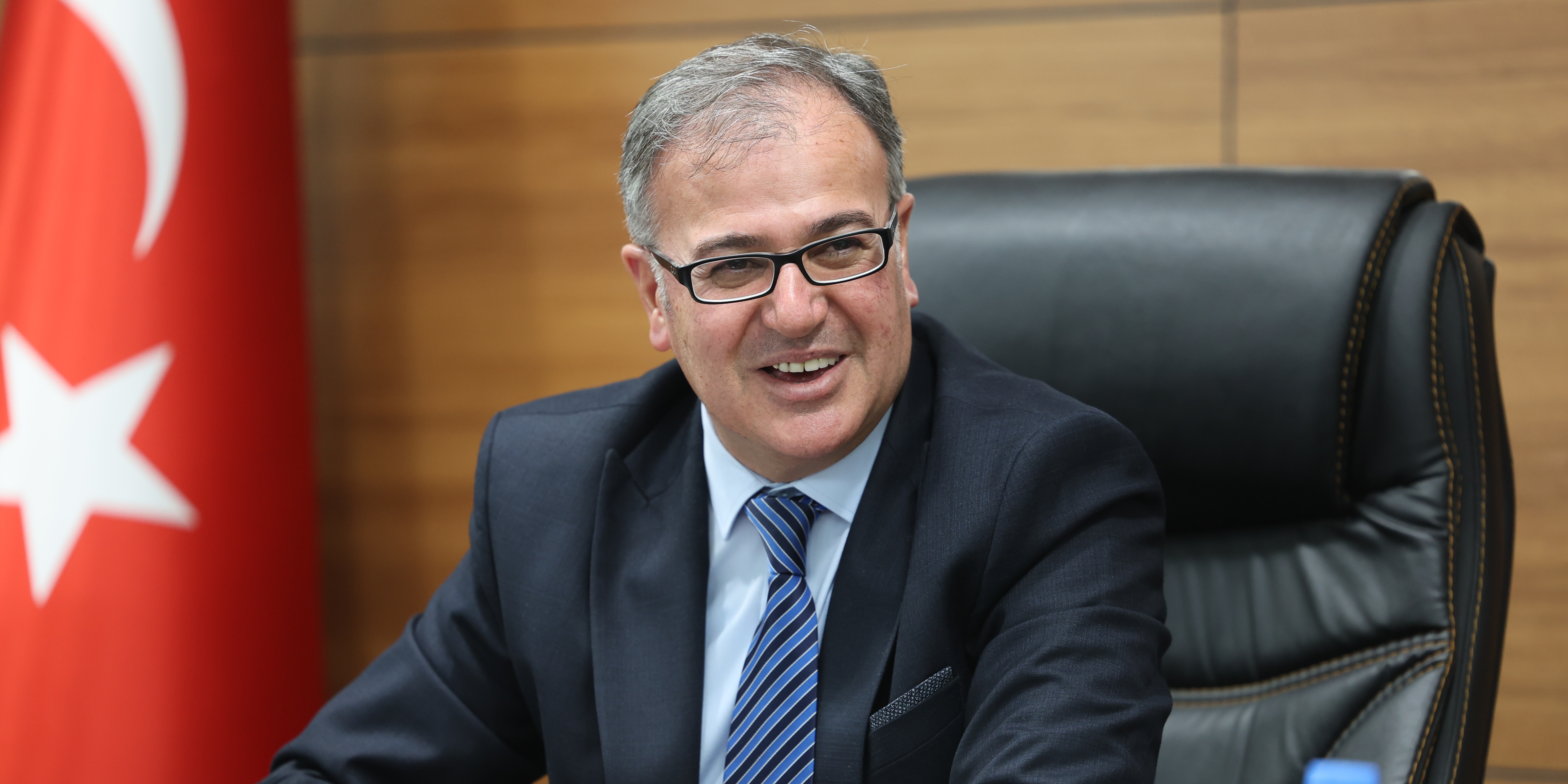 BAŞKAN ÖZDOĞAN: "TÜM İMKANLARIMIZLA GENÇLERİMİZİN YANINDAYIZ"