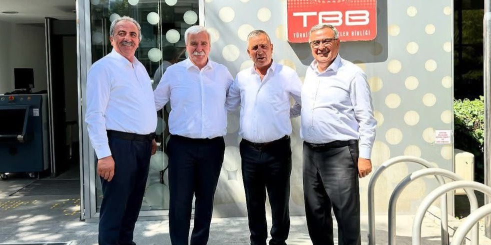CHP’li 4 Belediye Başkanından Özgür Özel’e Destek