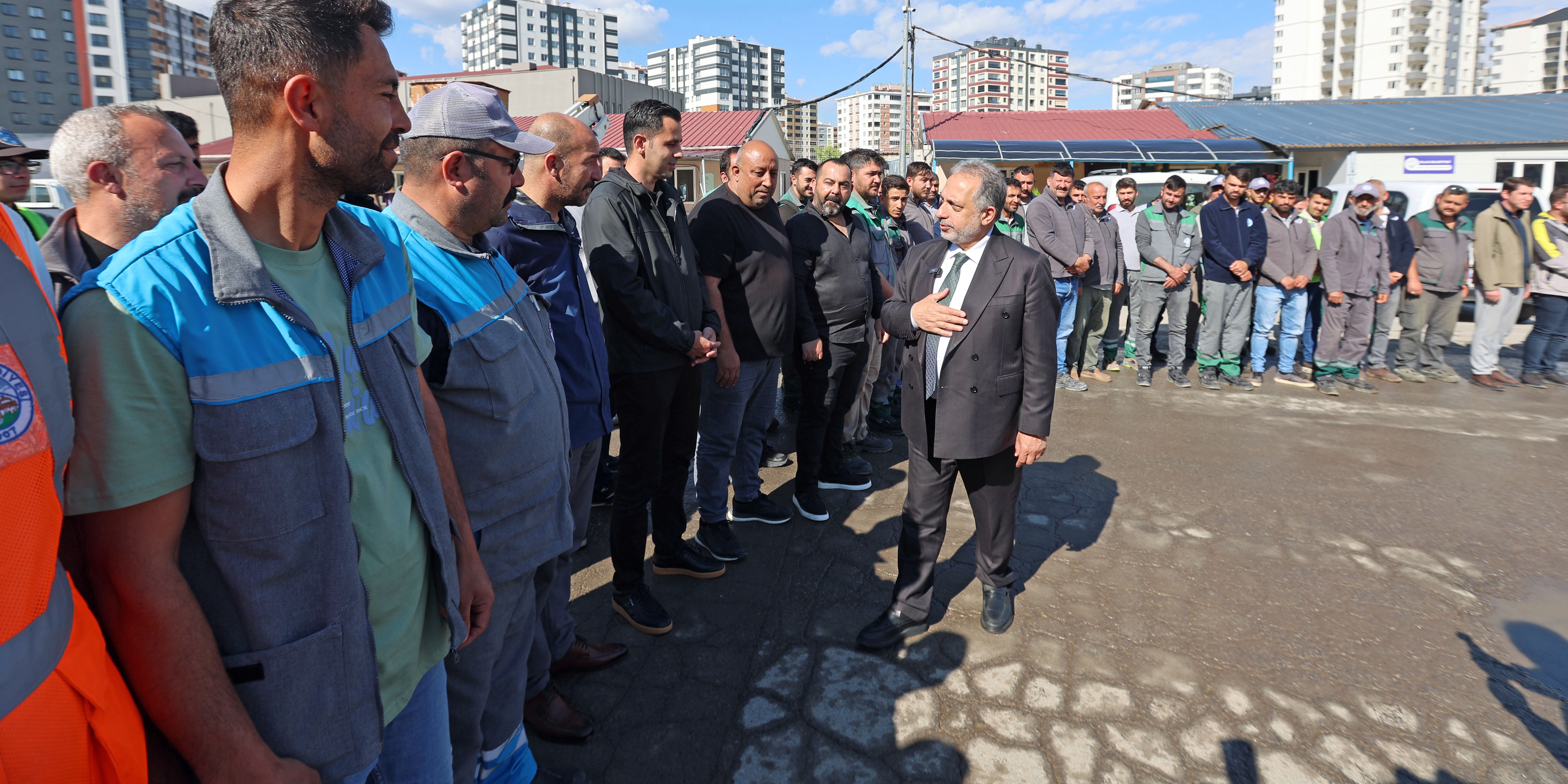 BAŞKAN YALÇIN’DAN BAYRAMIN KAHRAMANLARINA TEŞEKKÜR