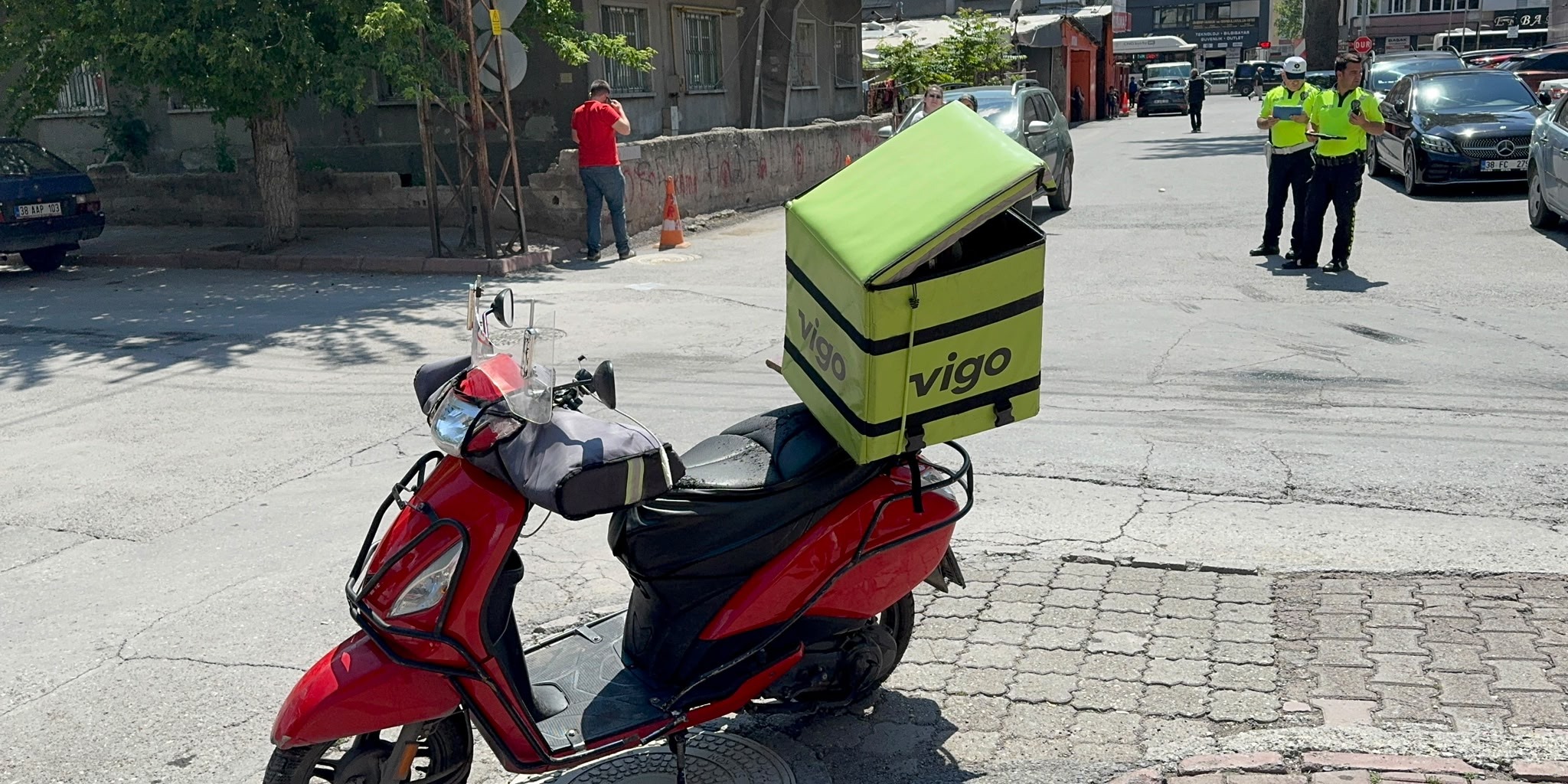 Otomobil İle Motosiklet Çarpıştı: 1 Yaralı