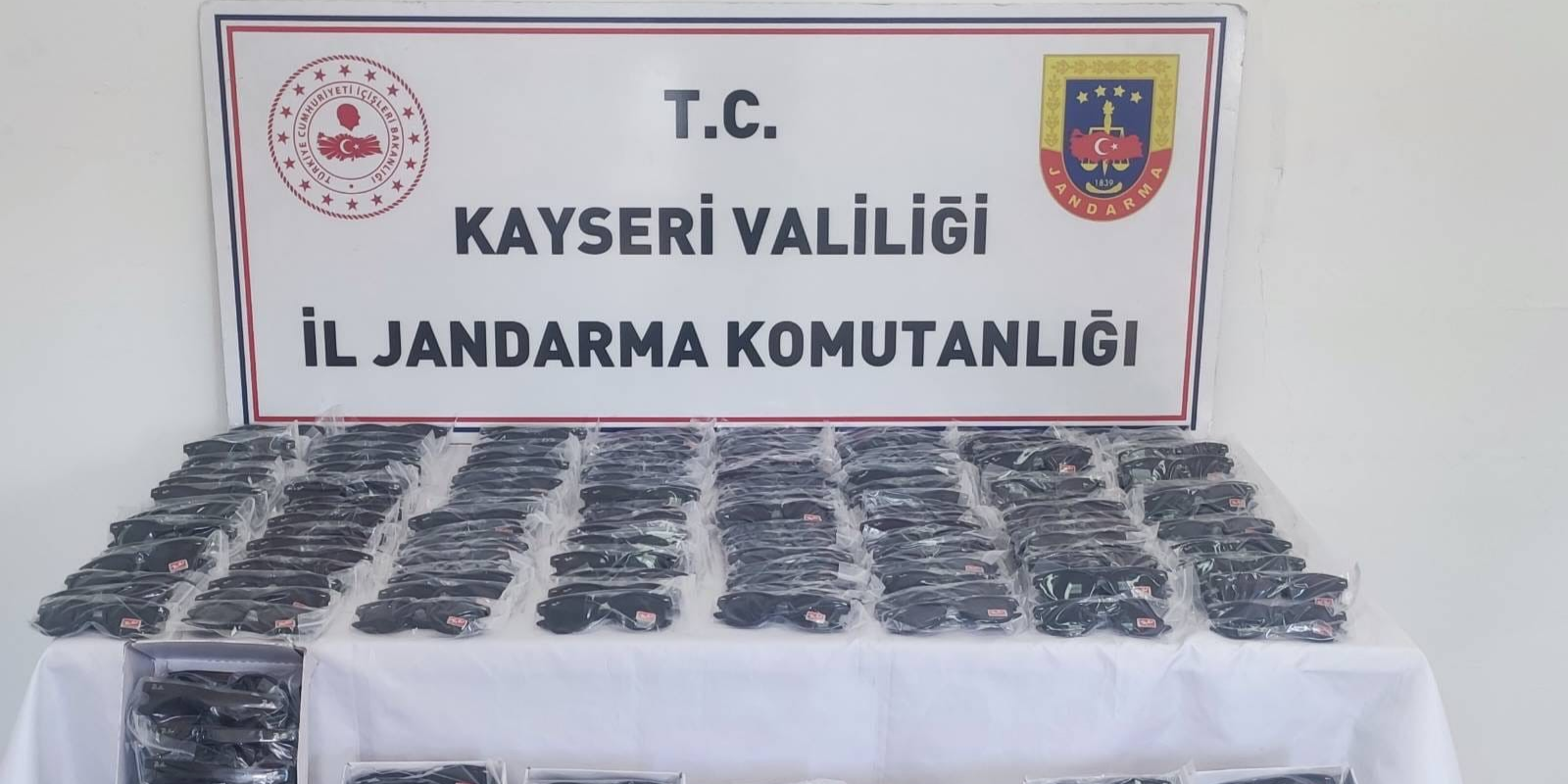 Kayseri’de 3 Milyon TL Değerinde Kaçak Güneş Gözlüğü Ele Geçirildi