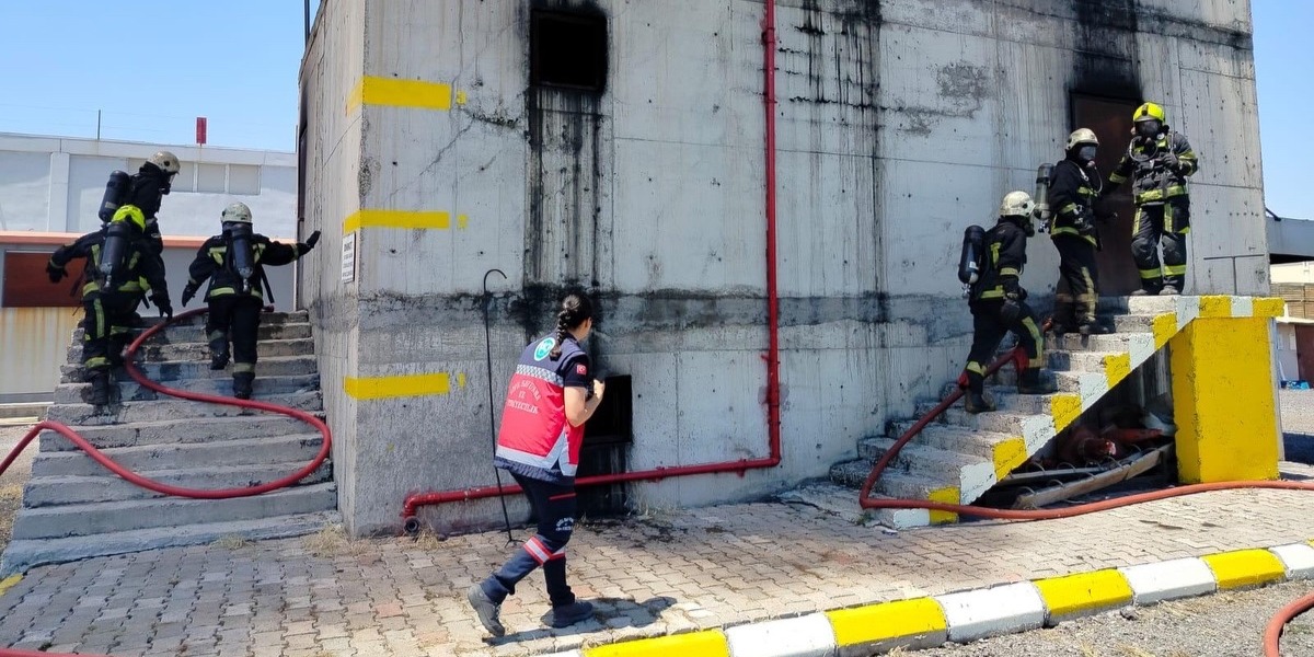 Kayseri OSB İtfaiyesi’nden Öğrencilere Uygulamalı Yangın Eğitimi
