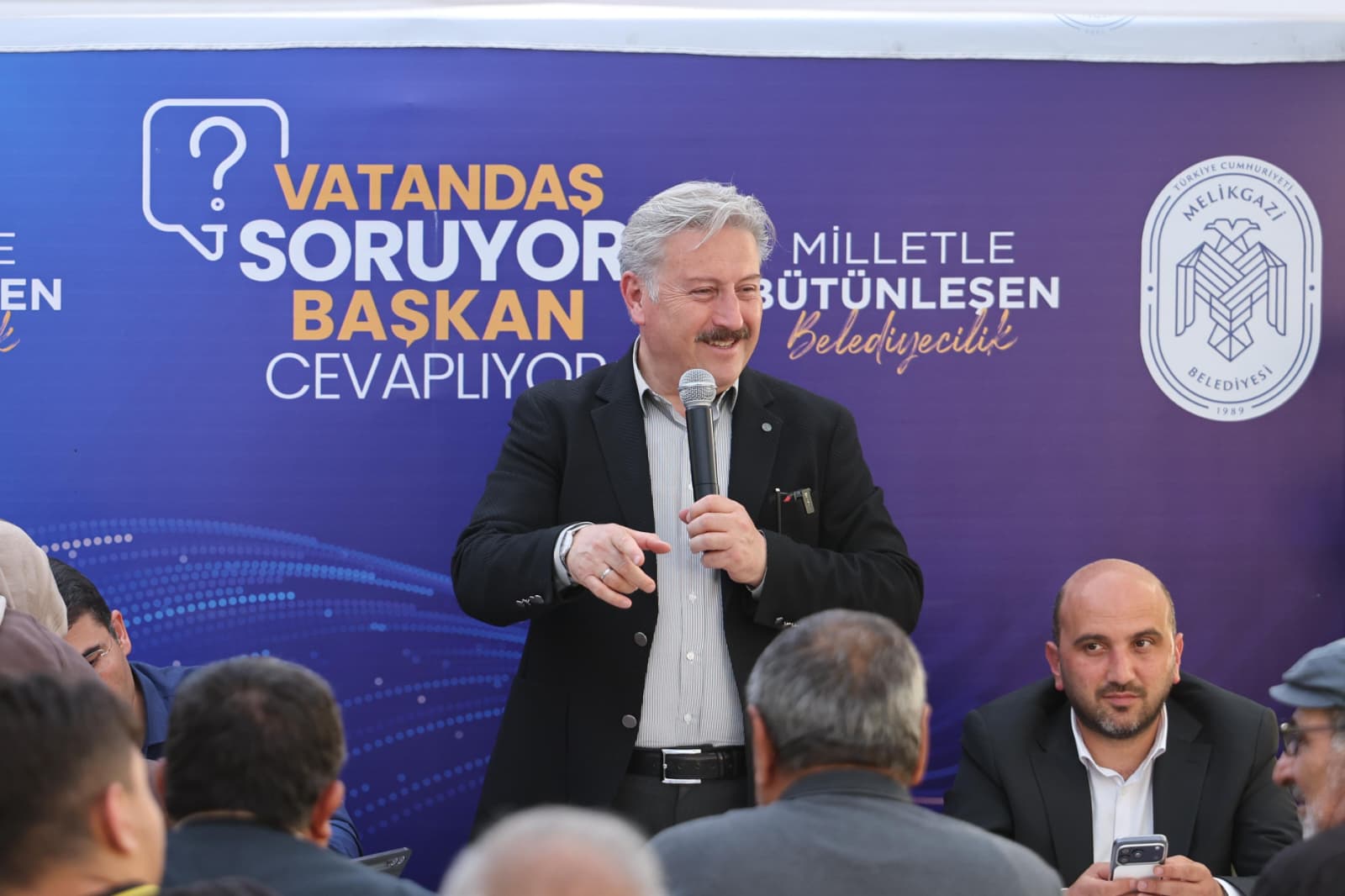 BAŞKAN PALANCIOĞLU “VATANDAŞ SORUYOR, BAŞKAN CEVAPLIYOR” PROGRAMIYLA 4 MAHALLEYİ DİNLED