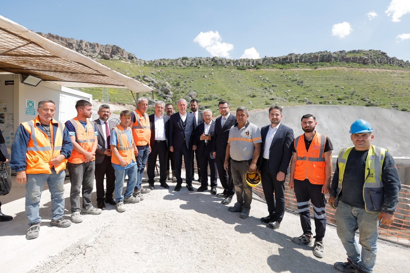 BÜYÜKKILIÇ VE AKAR’DAN YHT İNCELEMESİ: HIZLI TREN HATTINDA YÜZDE 42 İLERLEME
