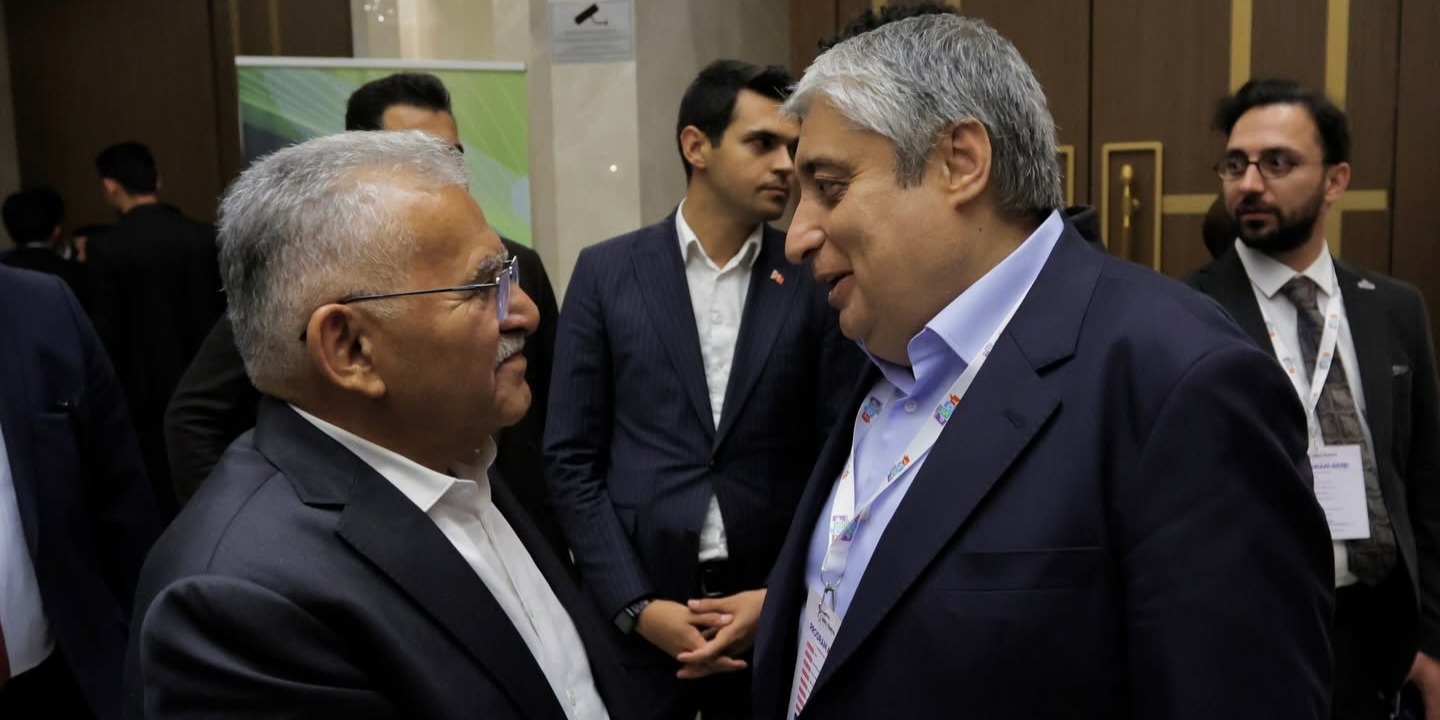 BAŞKAN BÜYÜKKILIÇ, 12. GENÇ TÜRKİYE FORUMU’NDA GENÇLERLE VE DEVLET PROTOKOLÜYLE BULUŞTU