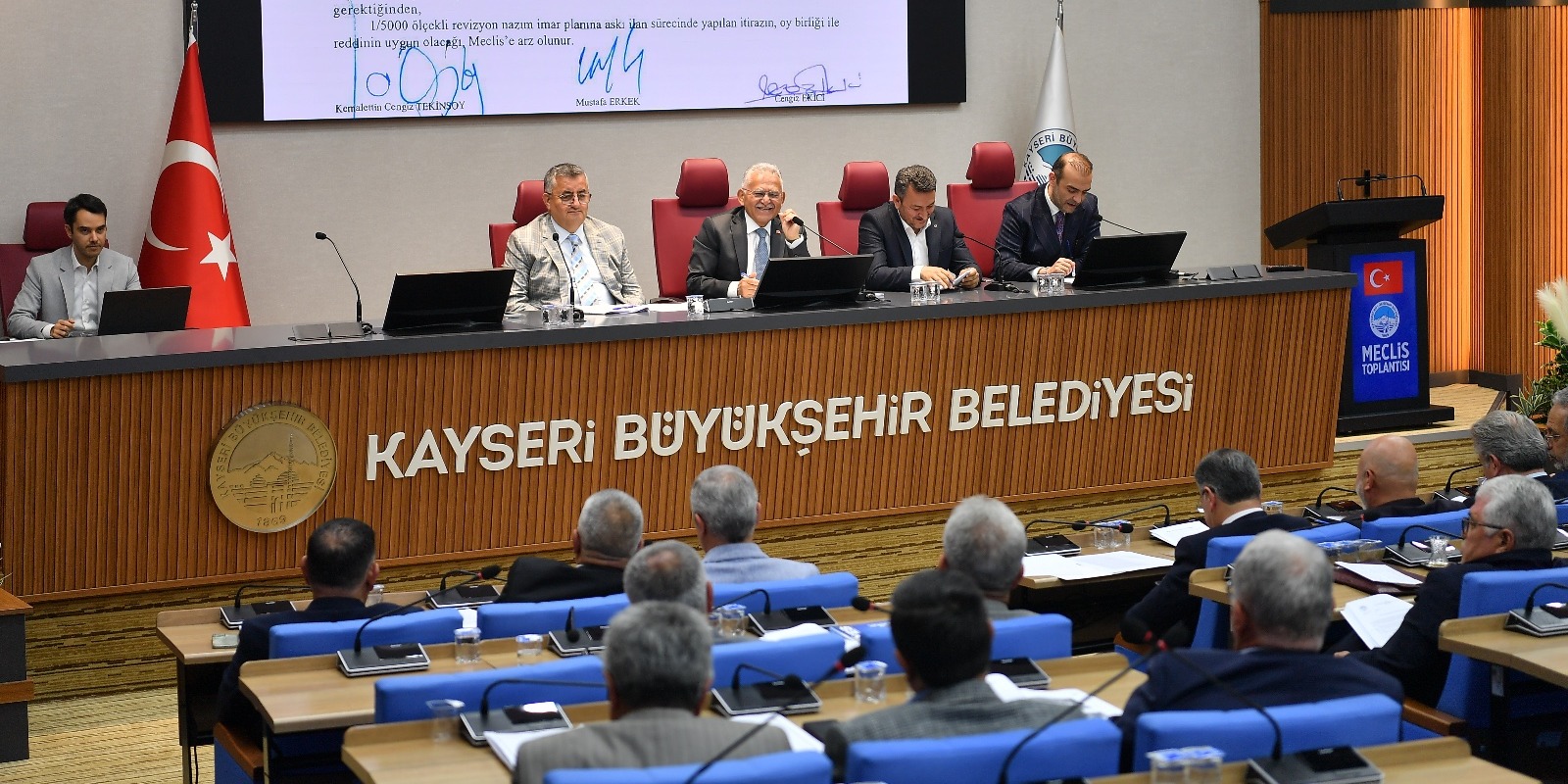 BÜYÜKŞEHİR MECLİSİ’NDE 94 GÜNDEM MADDESİ KARARA BAĞLANDI: 2025 MALİ YILI KESİN HESABI KABUL EDİLDİ