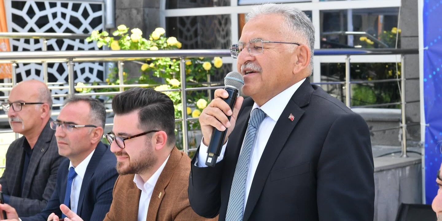 BAŞKAN BÜYÜKKILIÇ, BÜNYAN’DA VATANDAŞLARLA BULUŞTU: “EMRİNİZDEYİZ, HİZMETİNİZDEYİZ”