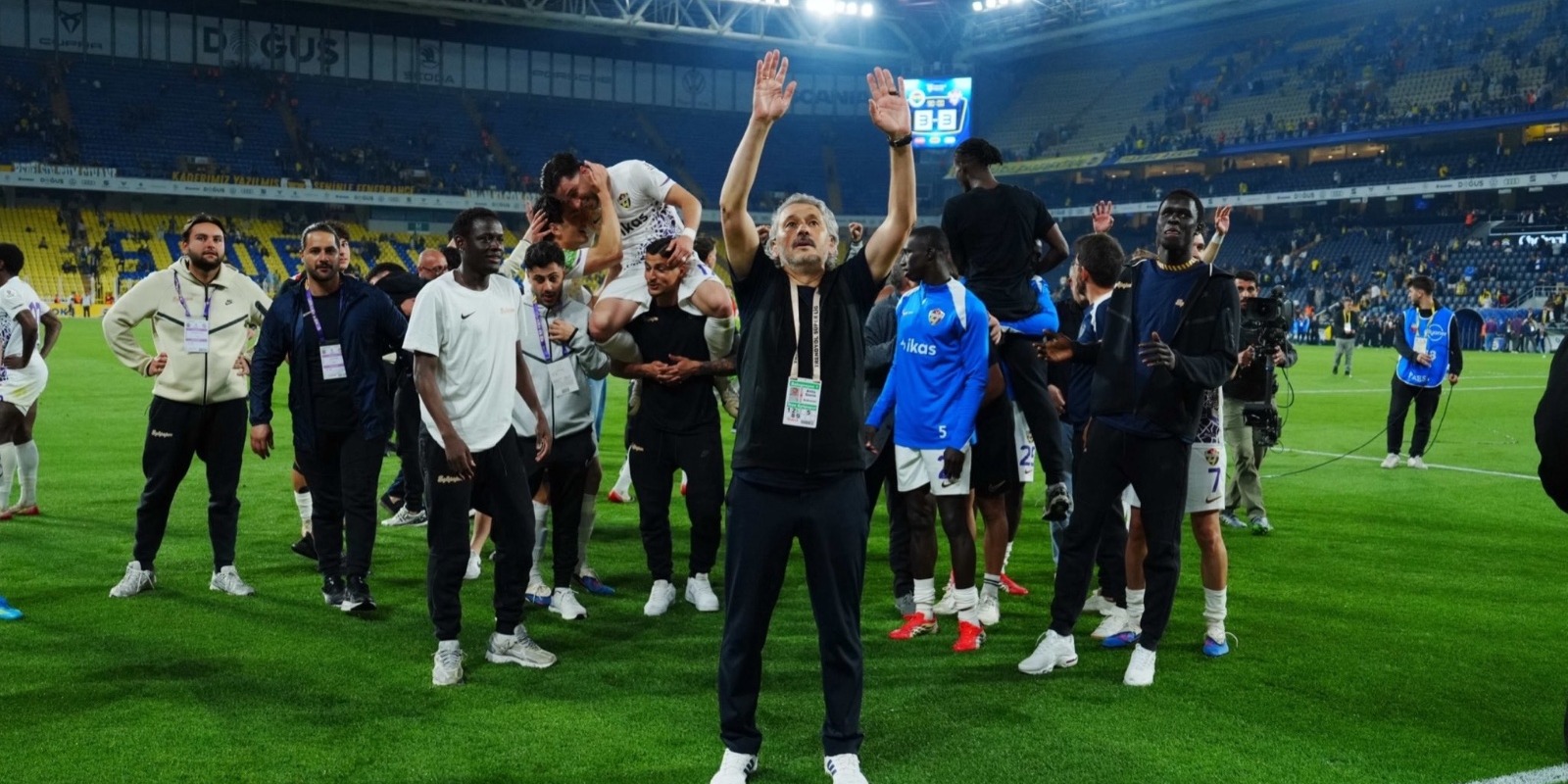 Kayserispor’un teknik direktör adayı Atila Gerin, Eyüpspor ile yollarını ayırdı