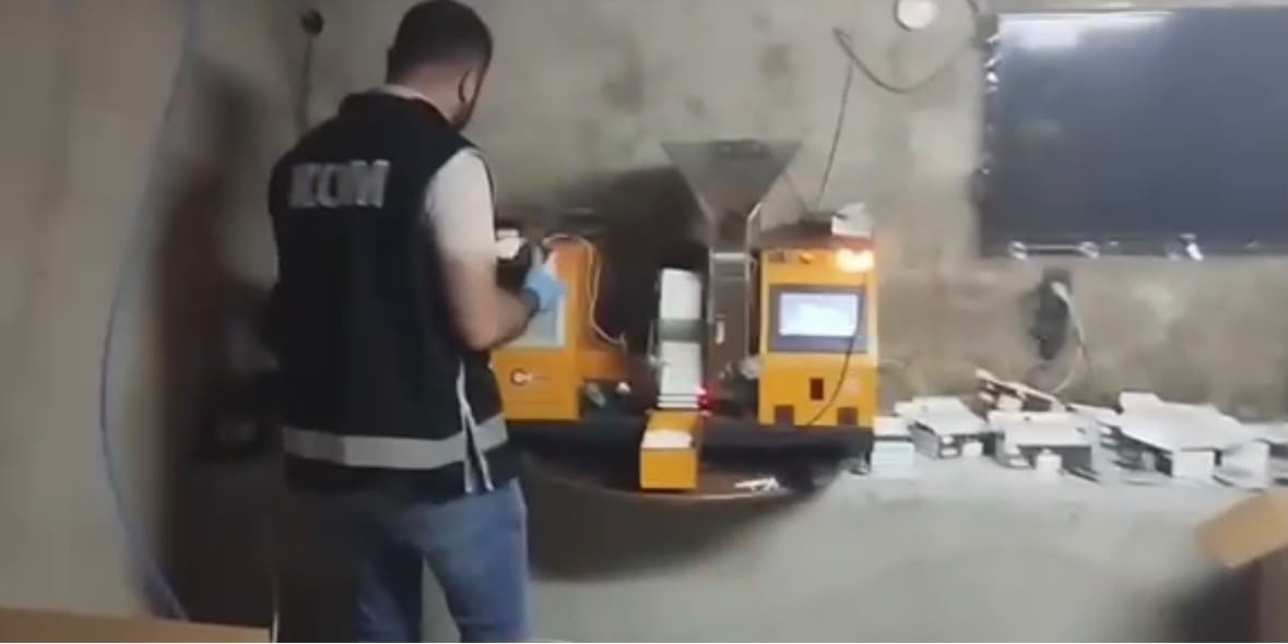 Kaçak sigara operasyonunda 1 milyon 50 bin adet makaron ele geçirildi 