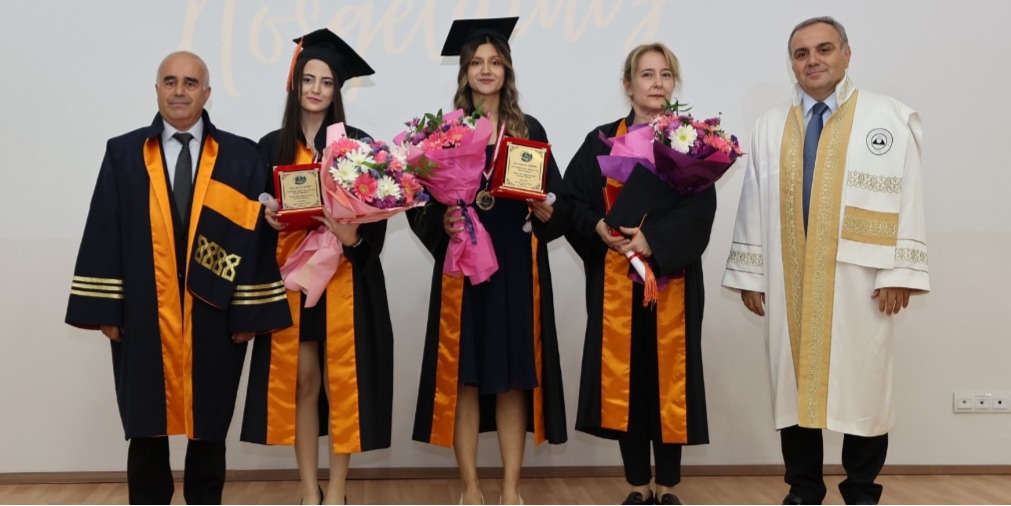 ERÜ Turizm Fakültesi 17. Dönem Mezunlarını Verdi