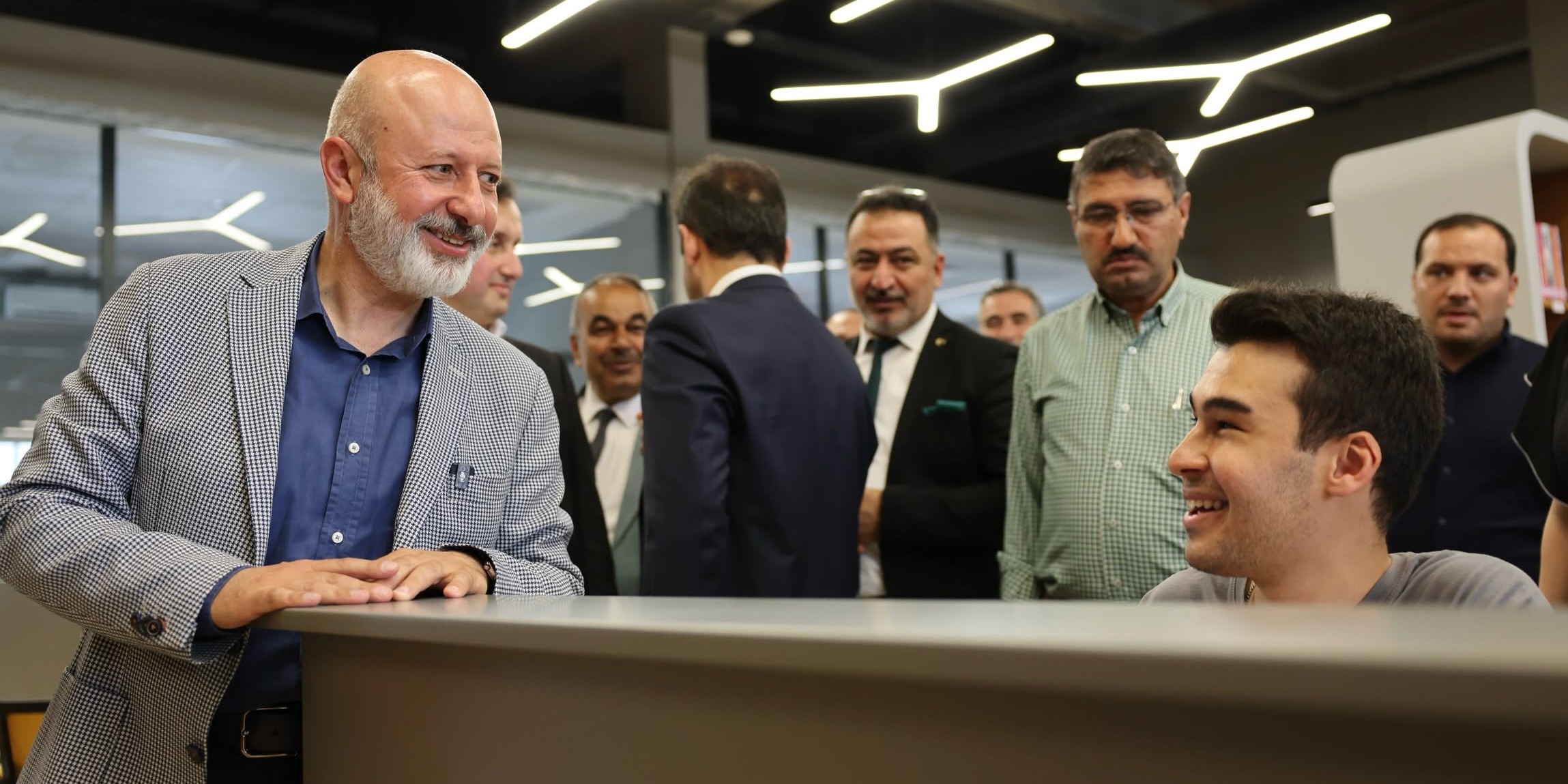 KAYSERİLİ GENÇLER SINAN KÜTÜPHANELERİNDE GELECEĞE HAZIRLANIYOR