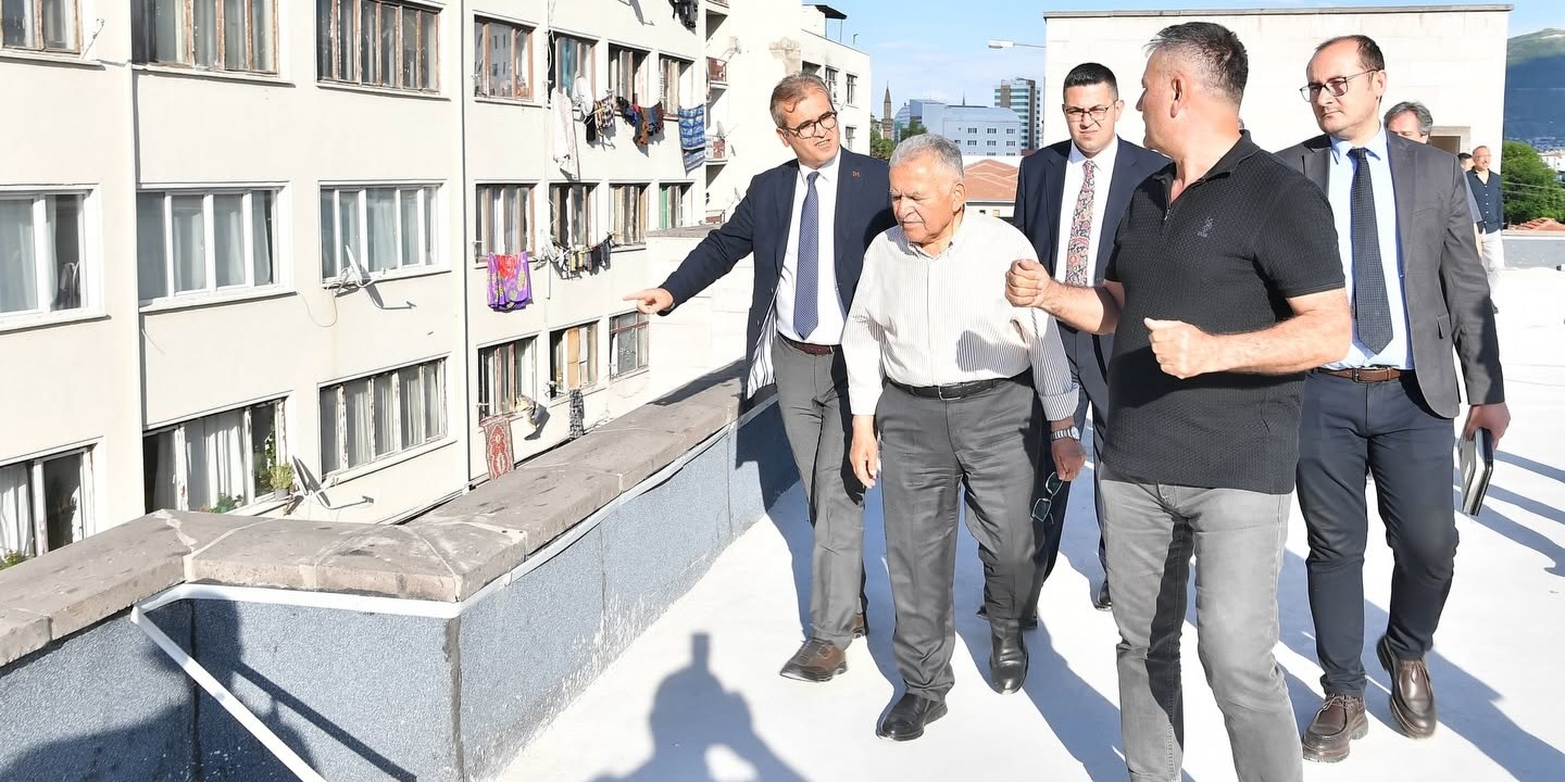 BAŞKAN BÜYÜKKILIÇ, TARİHİ KAYSERİ MAHALLESİ’NDE 3. ETAP ÇALIŞMALARINI YERİNDE İNCELEDİ