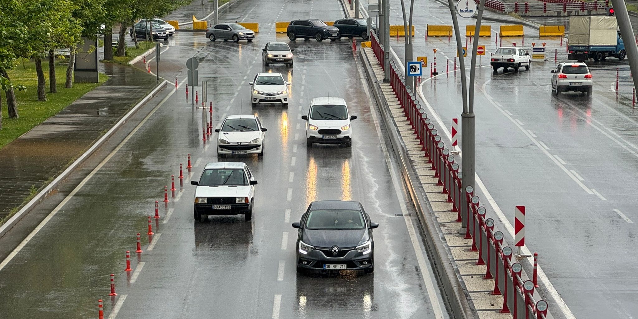 Kayseri’de Sağanak Yağış Etkili Oldu