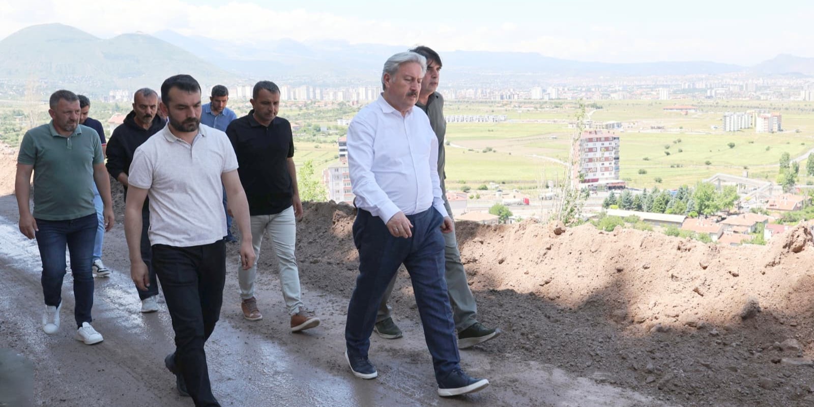 Melikgazi belediyesi’nden Mimarsinan Mahallesi’nde çöken istinat duvarına acil müdahale