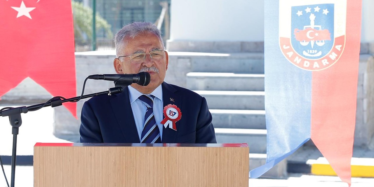 “BAYRAĞIMIZIN ÖZGÜRCE DALGALANMASINDA JANDARMAMIZIN FEDAKÂRLIĞI VAR