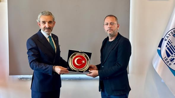 HİZMET-İŞ Sendikası Kayseri Şubesinden Erkan Küp’e Hayırlı Olsun Ziyareti
