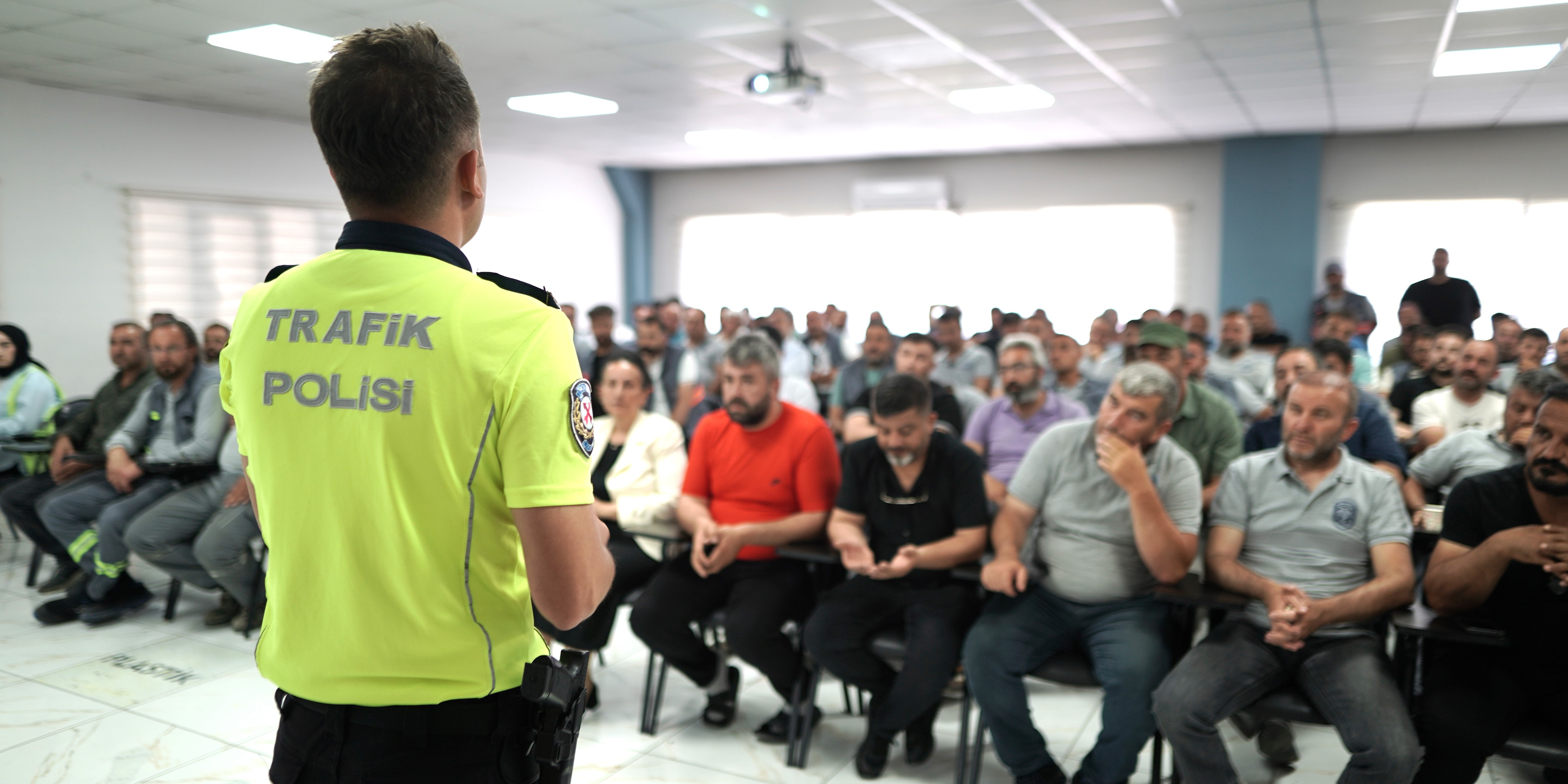 MELİKGAZİ'DEN SAHA ÇALIŞANLARINA TRAFİK EĞİTİMİ
