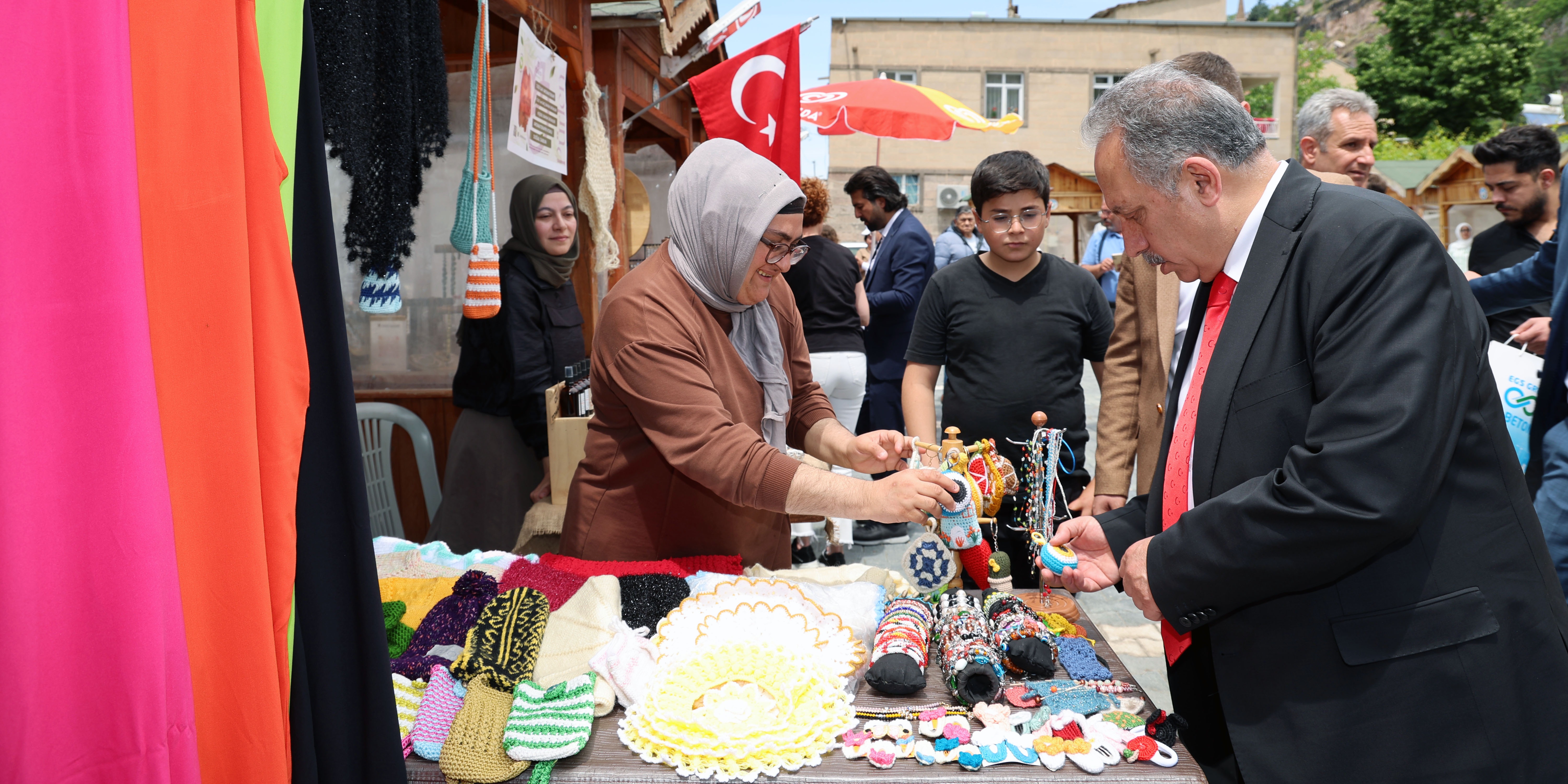 BU PAZAR TALAS'IN İKİNCİ MAHARETLİ ELLERİ